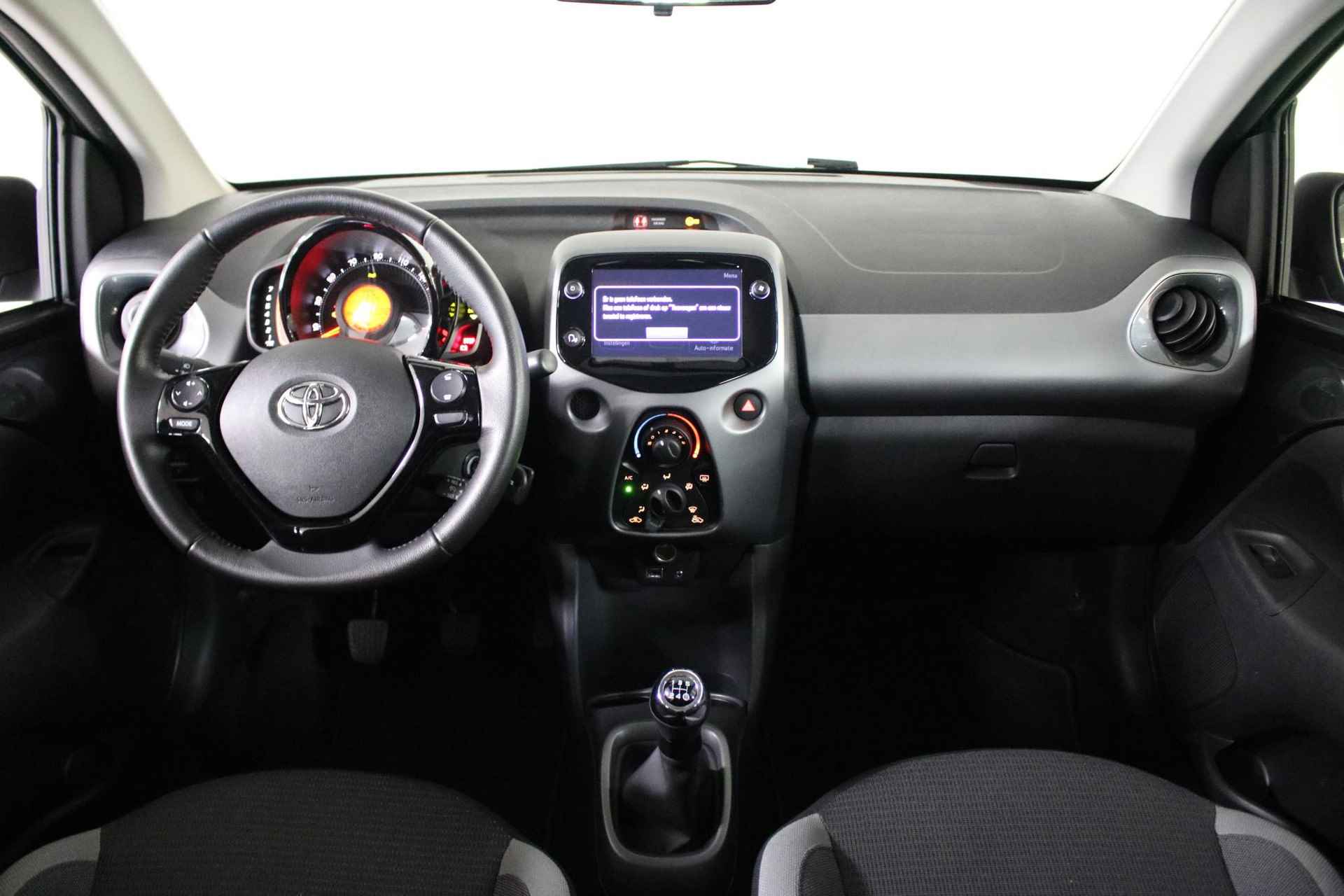 Toyota Aygo 1.0 VVT-i X-play. AIRCO | NAP | CAMERA | BLUETOOTH | CARPLAY. - 5/35