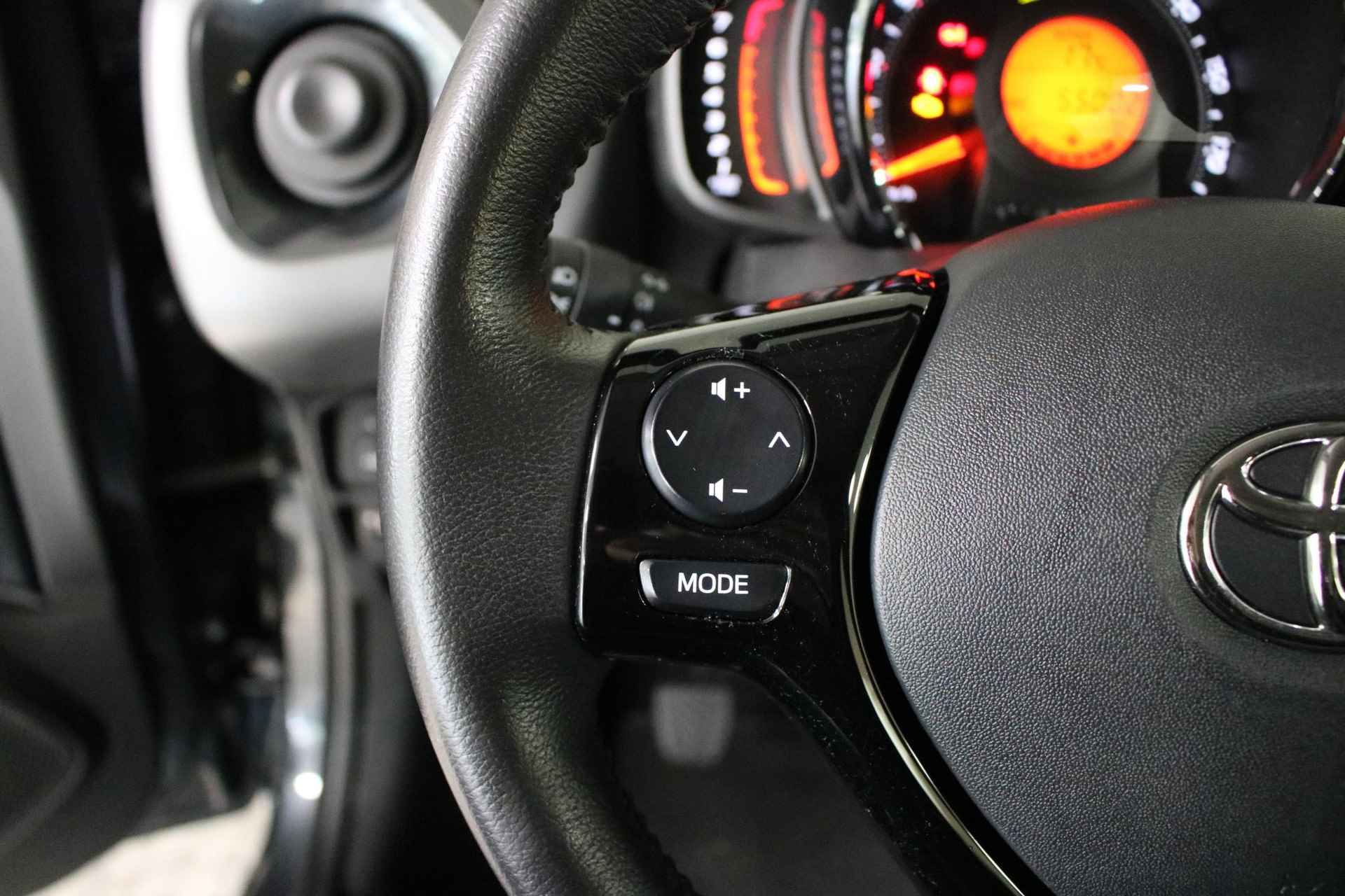 Toyota Aygo 1.0 VVT-i X-play. AIRCO | NAP | CAMERA | BLUETOOTH | CARPLAY. - 15/35