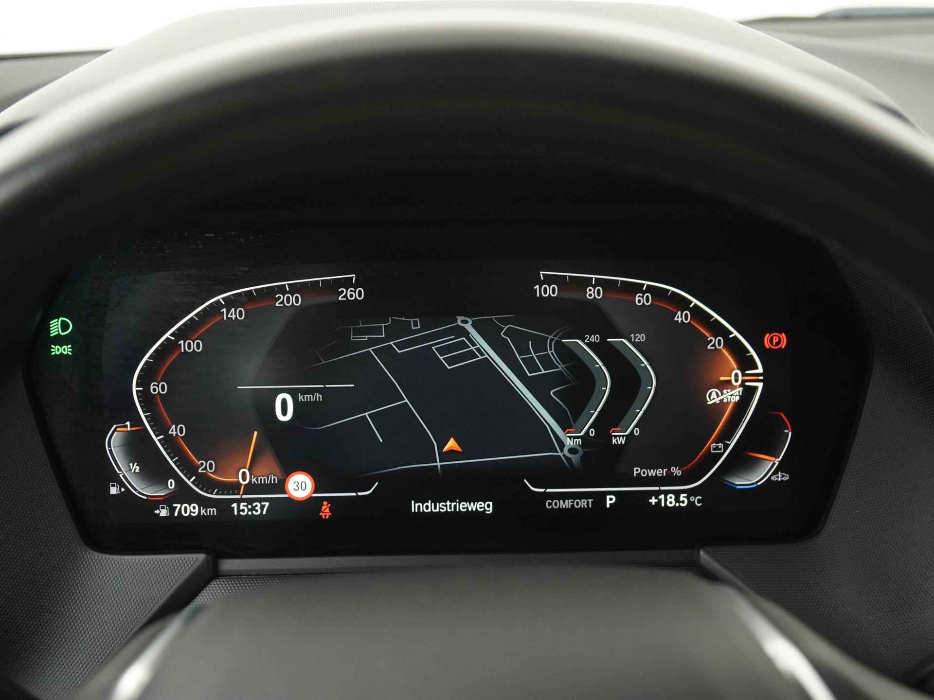 BMW 1-serie 118i Sport Line Shadow | LED | Carplay | Live cockpit pro | Trekhaak |  Zondag Open! - 8/37