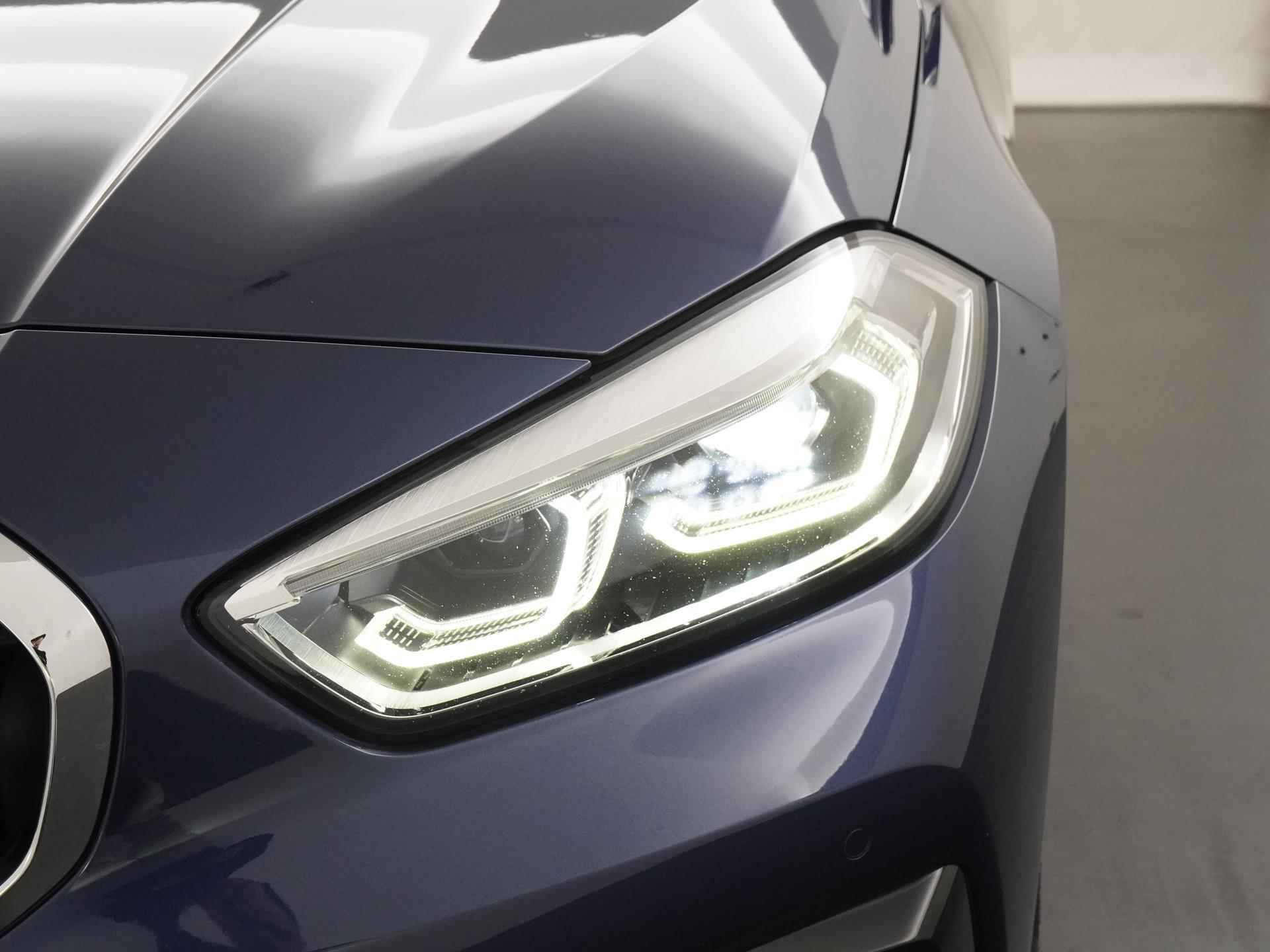 BMW 1-serie 118i Sport Line Shadow | LED | Carplay | Live cockpit pro | Trekhaak |  Zondag Open! - 20/37