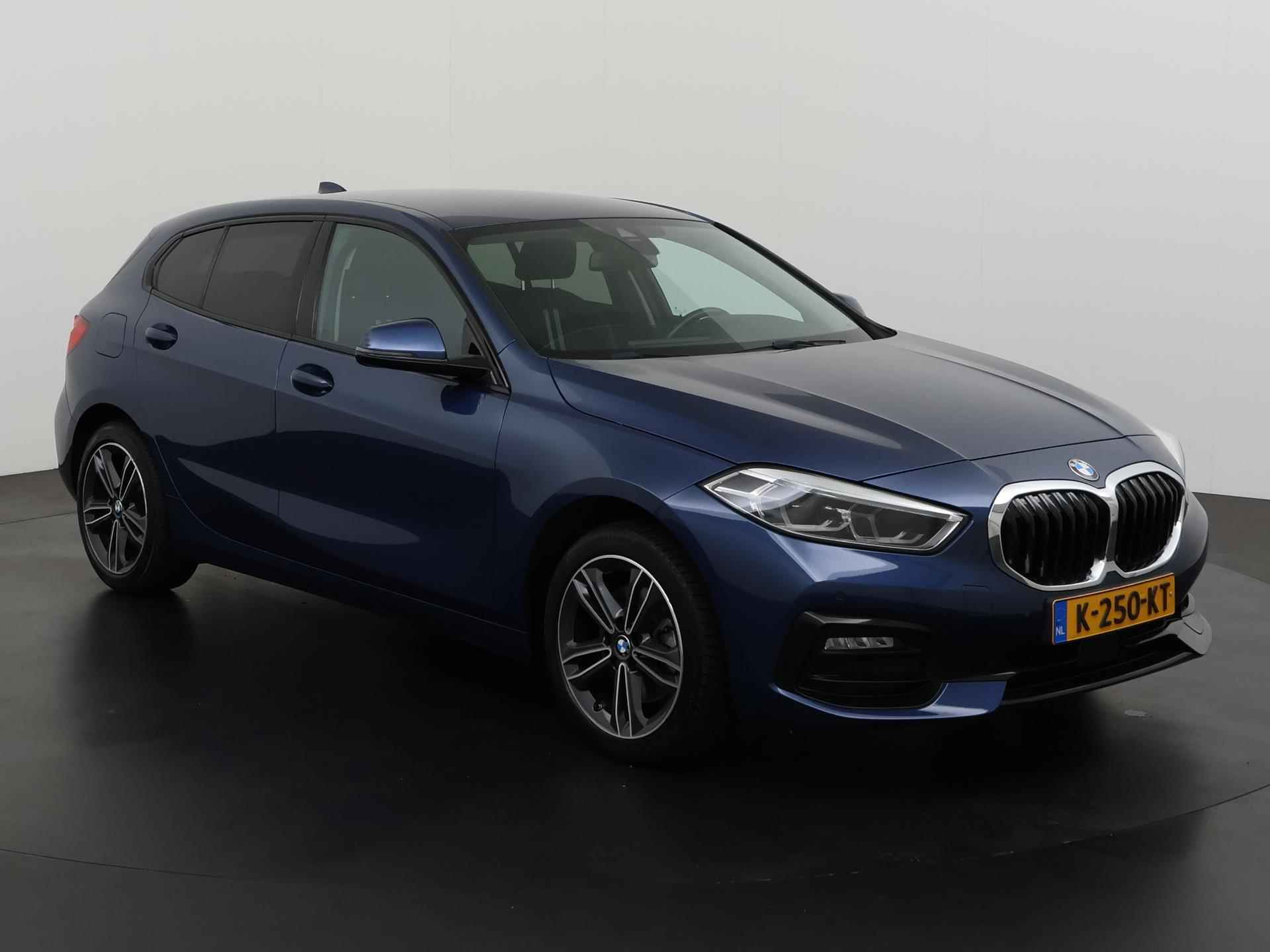 BMW 1-serie 118i Sport Line Shadow | LED | Carplay | Live cockpit pro | Trekhaak |  Zondag Open! - 26/37