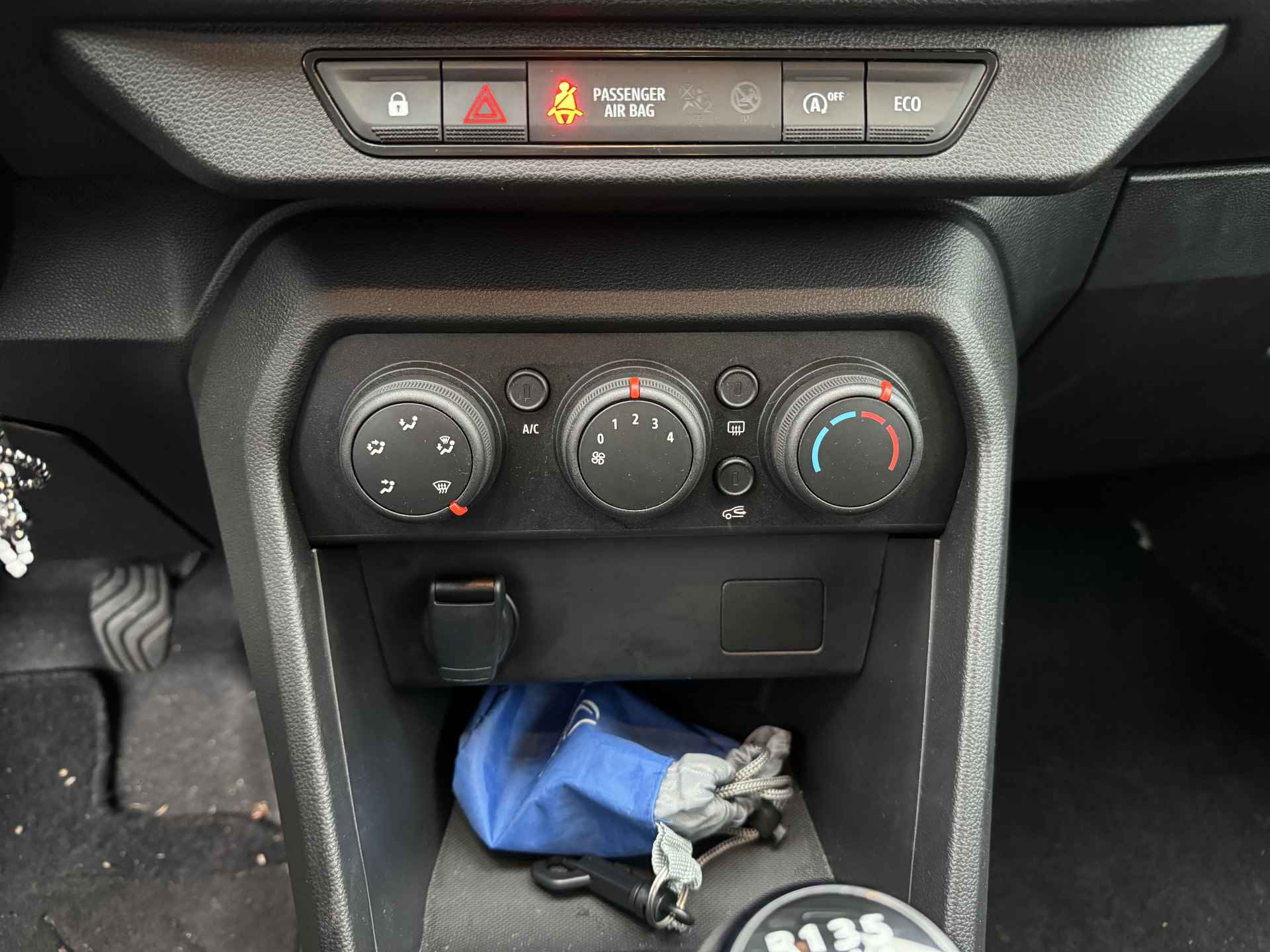 Dacia Jogger 1.0 TCe Bi-Fuel Comfort 7p. | All seasonbanden | - 19/24