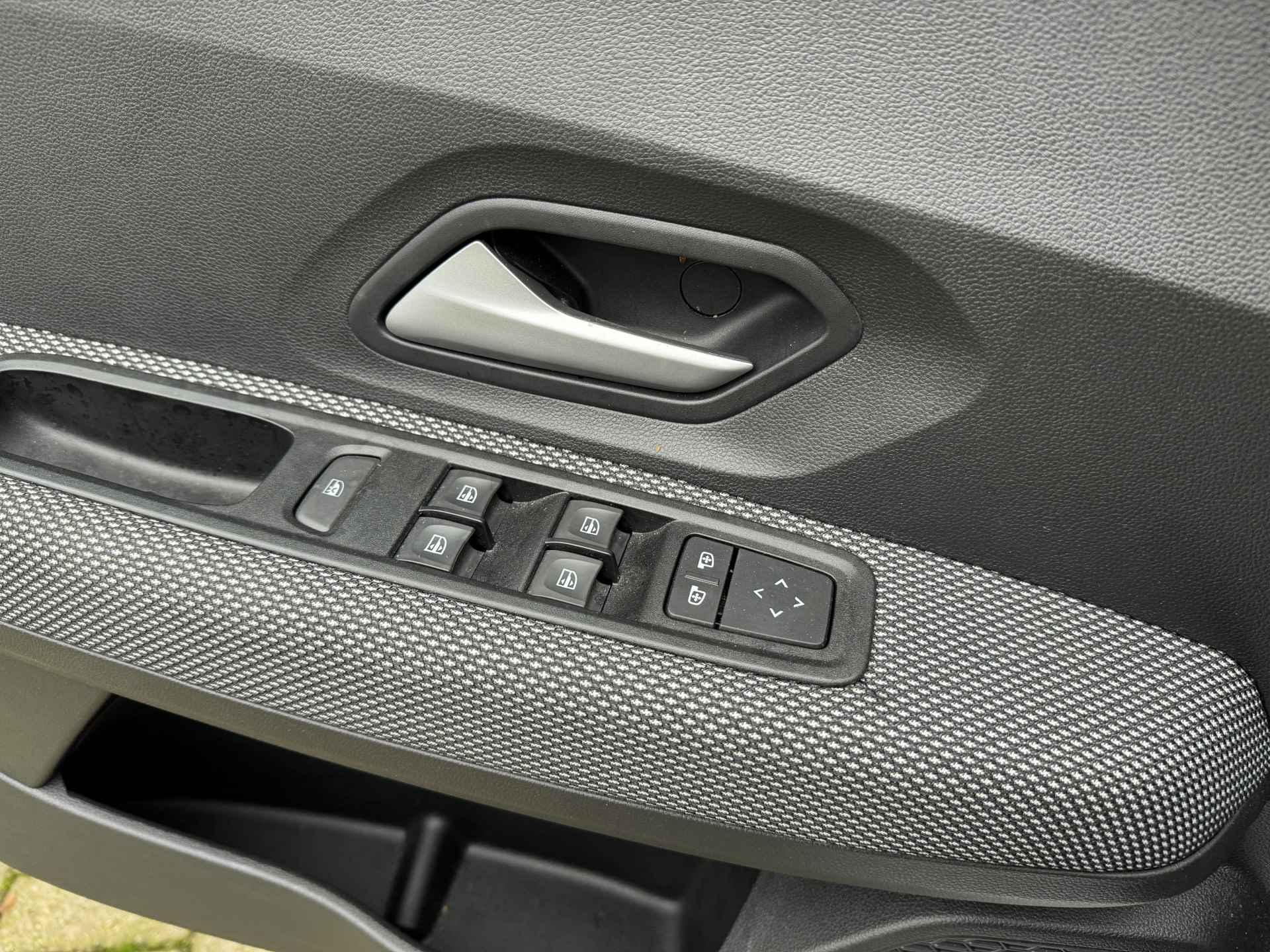 Dacia Jogger 1.0 TCe Bi-Fuel Comfort 7p. | All seasonbanden | - 21/24
