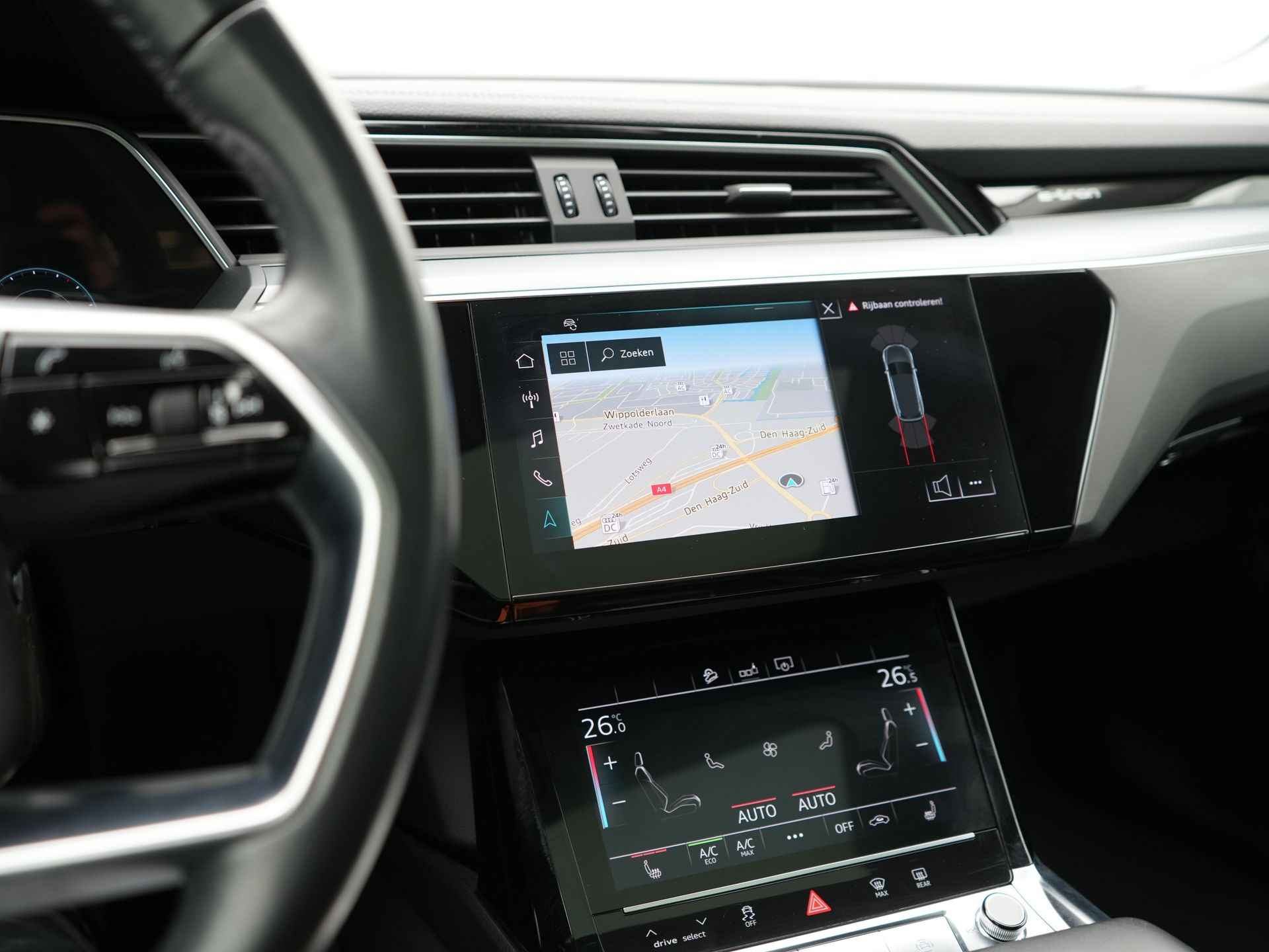 Audi e-tron e-tron 50 quattro Launch edition plus 71 kWh | Appconnect | Autom. schuif-kantel dak | Lederen bekleding | Parkeersensoren voor en achter | Electr.verstelbare voorstoelen | Bestuurdersstoel verwarmd | Navigatie |  Climatronic | - 16/46