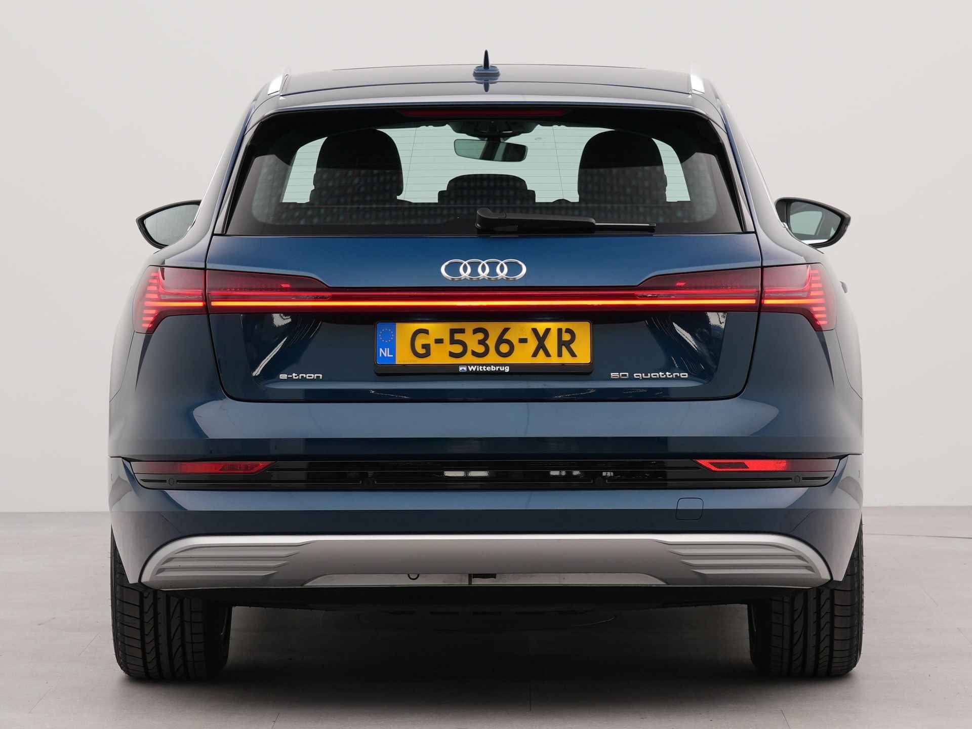 Audi e-tron e-tron 50 quattro Launch edition plus 71 kWh | Appconnect | Autom. schuif-kantel dak | Lederen bekleding | Parkeersensoren voor en achter | Electr.verstelbare voorstoelen | Bestuurdersstoel verwarmd | Navigatie |  Climatronic | - 34/46