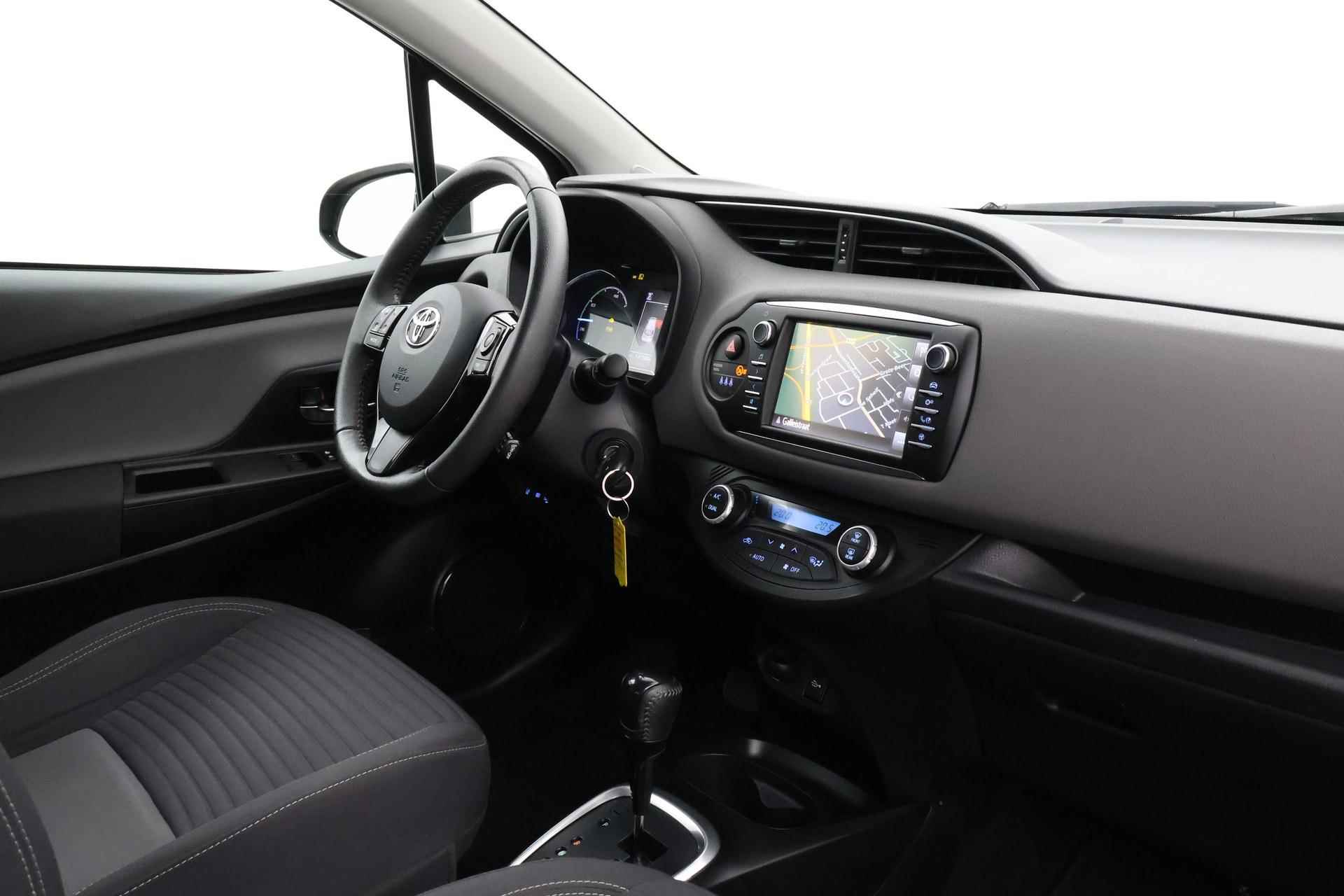 Toyota Yaris 1.5 Hybrid Active | Navigatie | Camera | Clima | Cruise Control - 29/33