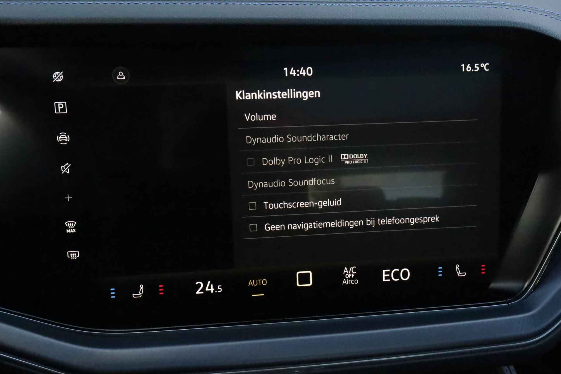 Volkswagen Touareg 3.0 TSi eHybrid 4MOTION R 462PK / 340kW, Rondomzichtcamera, aanpasbare luchtvering, 22" 'Estoril' LMV, Harman & Kardon geluidssysteem, elektrisch wegklapbare trekhaak inclusief trailer assist, servosluiting deuren, 'Puglia Ergo' lederen bekleding R design, nachtzicht assistentie pakket, comfort + multimedia pakket, opberg pakket, extra getint glas 82%, DAB+, heads up display, elektrisch zonnescherm achterruit, elektrisch verstelbare voorstoelen met geheugen, elektrisch verstelbaar stuurwiel met geheugen, verwarmbare voor- en achterstoelen, autonome parkeerfunctie, Apple Carplay / Android Auto, elektrisch glazen panoramadak, adaptieve cruise control (acc), dodehoek sensor (side assist), keyless go & entry, draadloze telefoonlader - 31/55