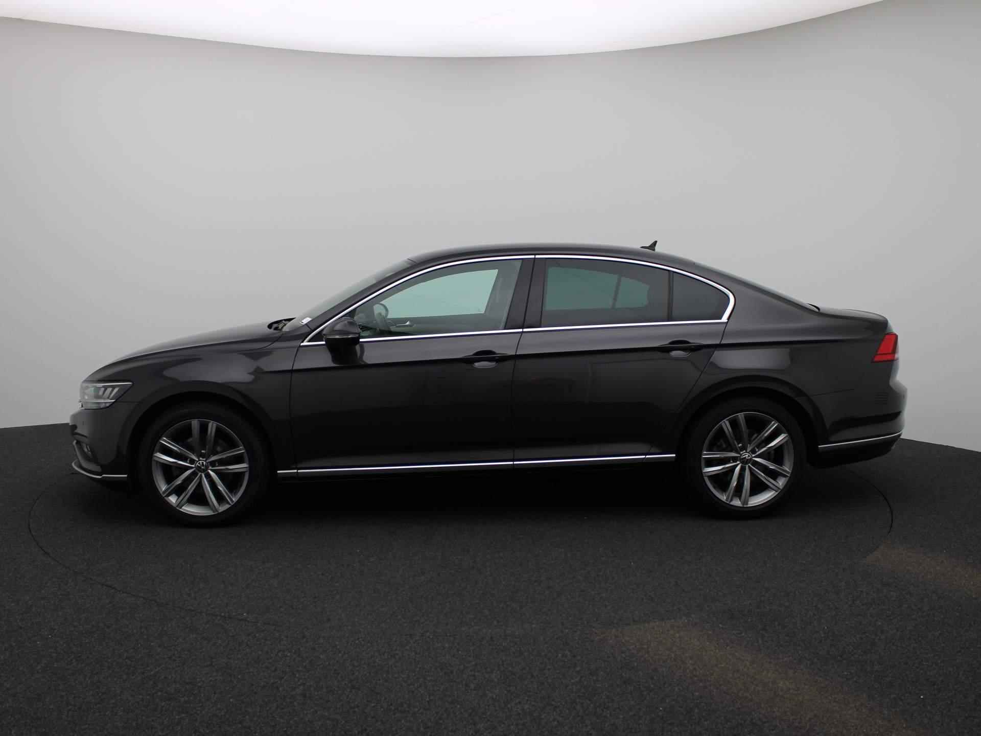 Volkswagen Passat 1.5 TSI Comfort Business | ECC | NAVI | LMV | HALF-LEDER | PDC | LED | - 4/45