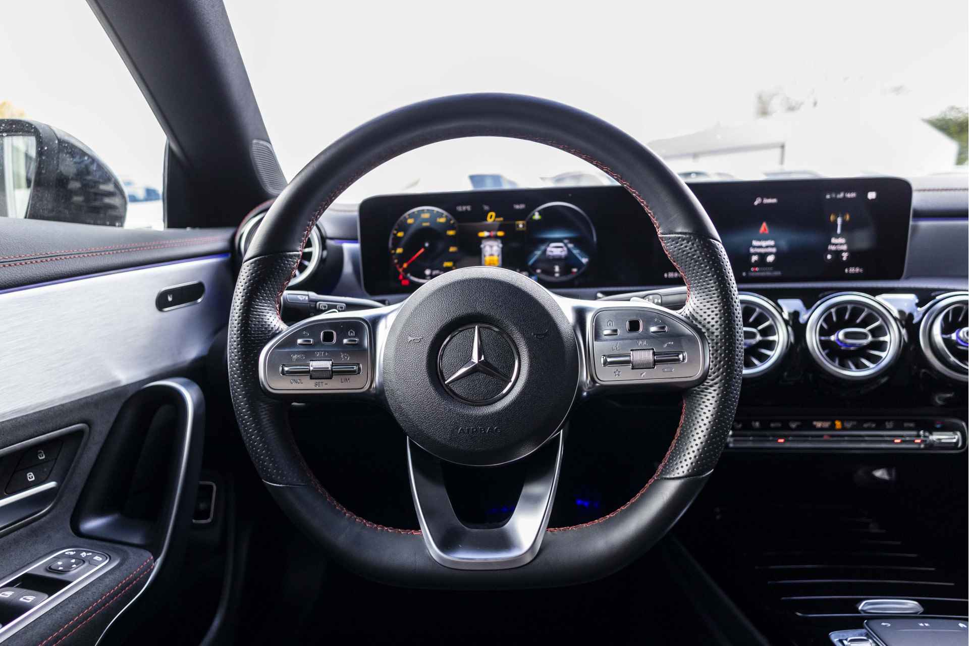 Mercedes-Benz CLA-Klasse Shooting Brake 200 Business Solution AMG | NL Auto | Ambient | Keyless | Carplay | DAB - 20/40