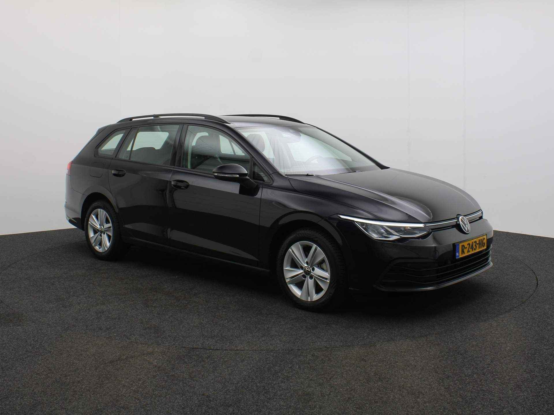 Volkswagen GOLF Variant Life 1.0 TSI 110pk Adaptive cruise control, Navigatie, Airco, DAB, App connect, Bluetooth, Parkeersensoren, LED verlichting - 8/37