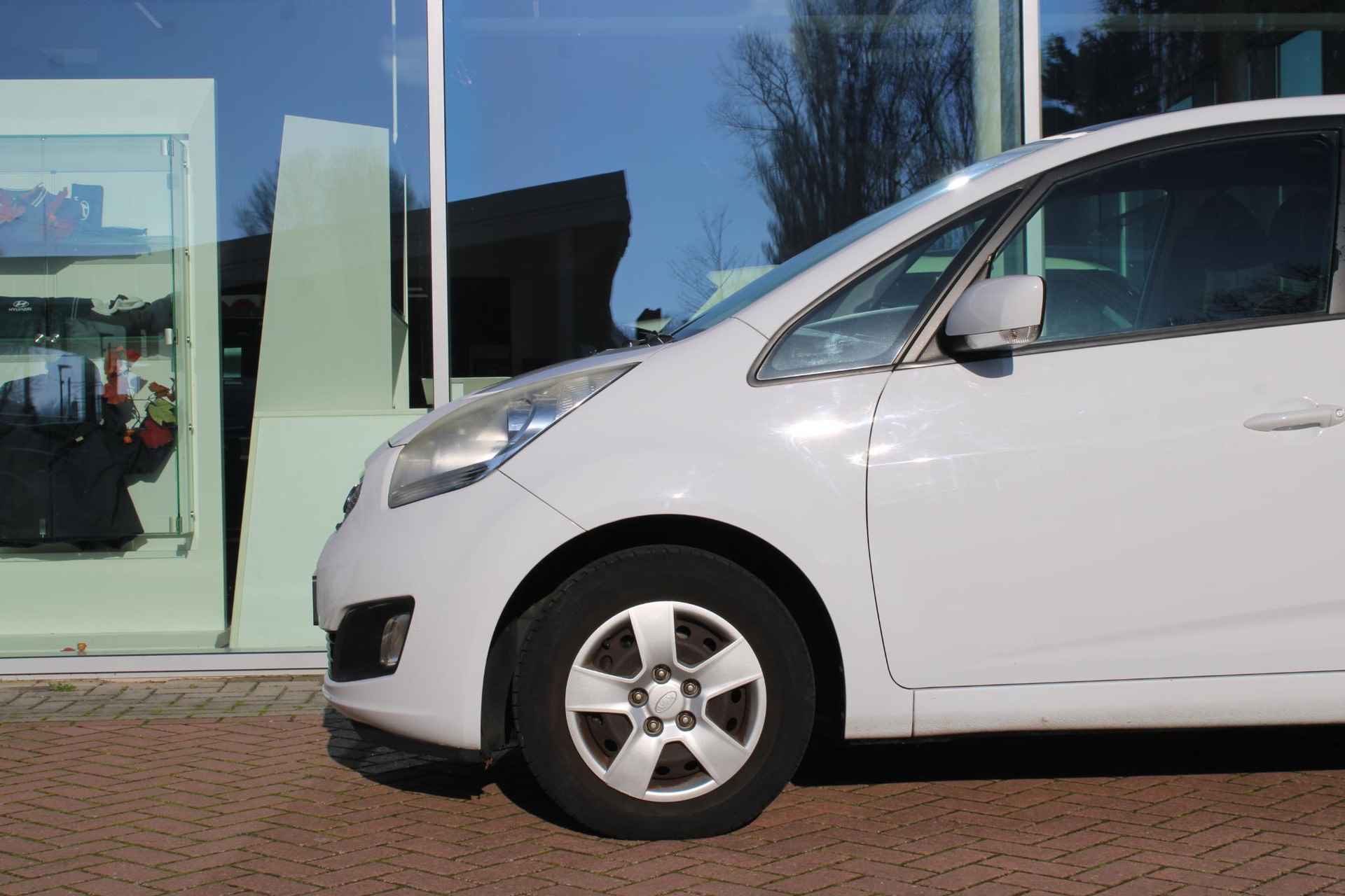 Kia Venga 1.4 CVVT X-tra - Cruise Control - Panorama schuifdak - Bluetooth telefoonaansluiting - 30/45