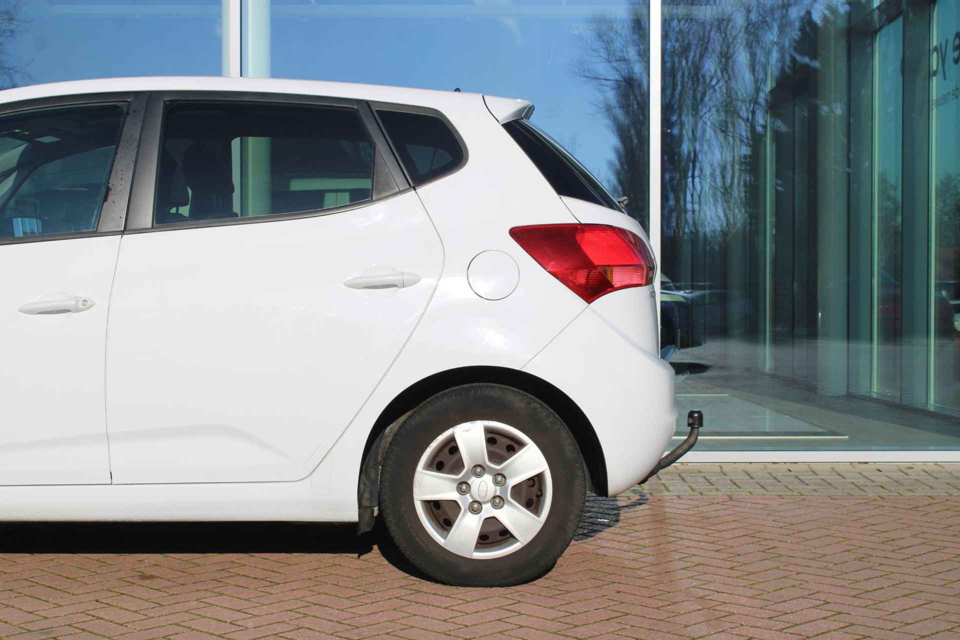 Kia Venga 1.4 CVVT X-tra - Cruise Control - Panorama schuifdak - Bluetooth telefoonaansluiting - 31/45