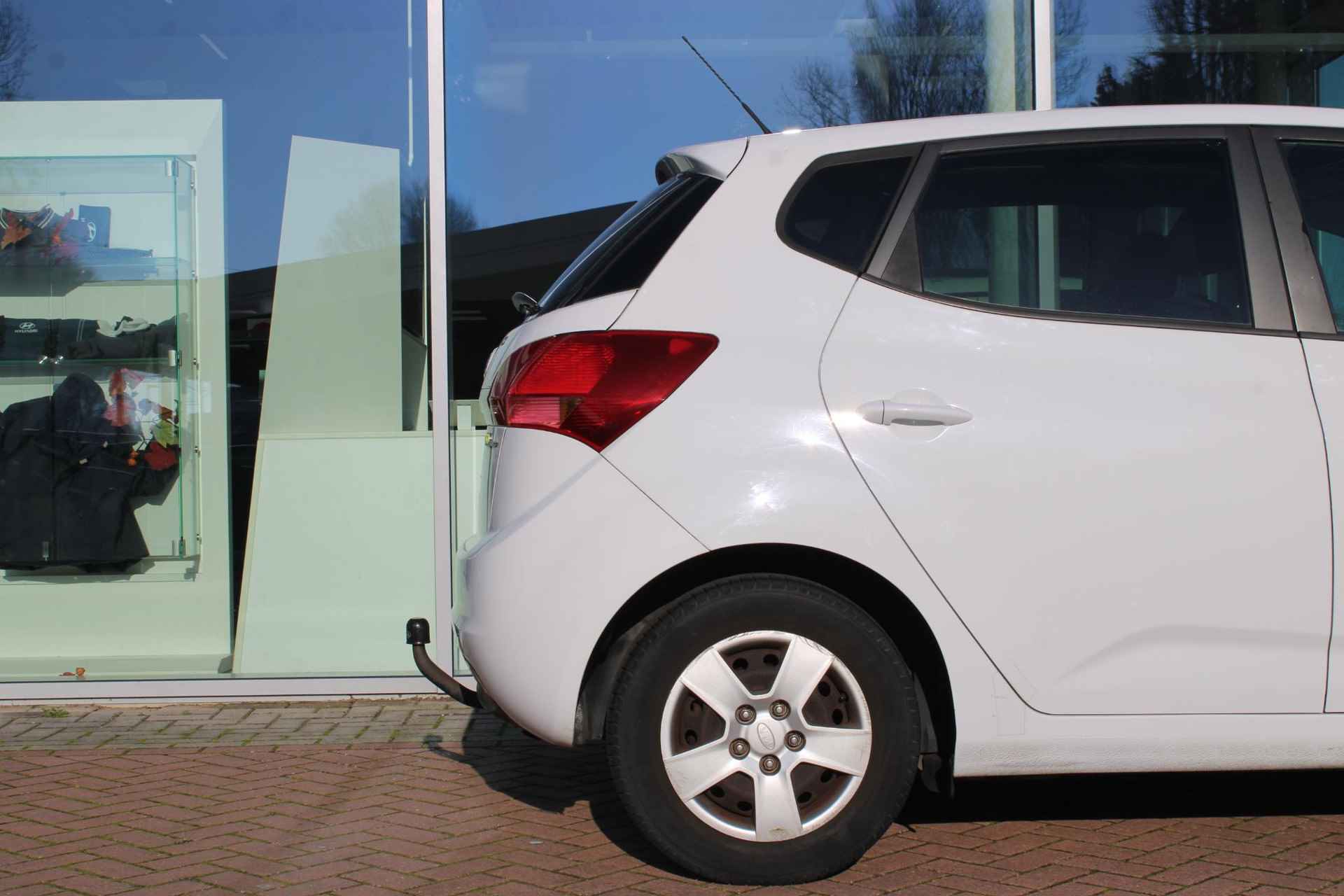 Kia Venga 1.4 CVVT X-tra - Cruise Control - Panorama schuifdak - Bluetooth telefoonaansluiting - 34/45