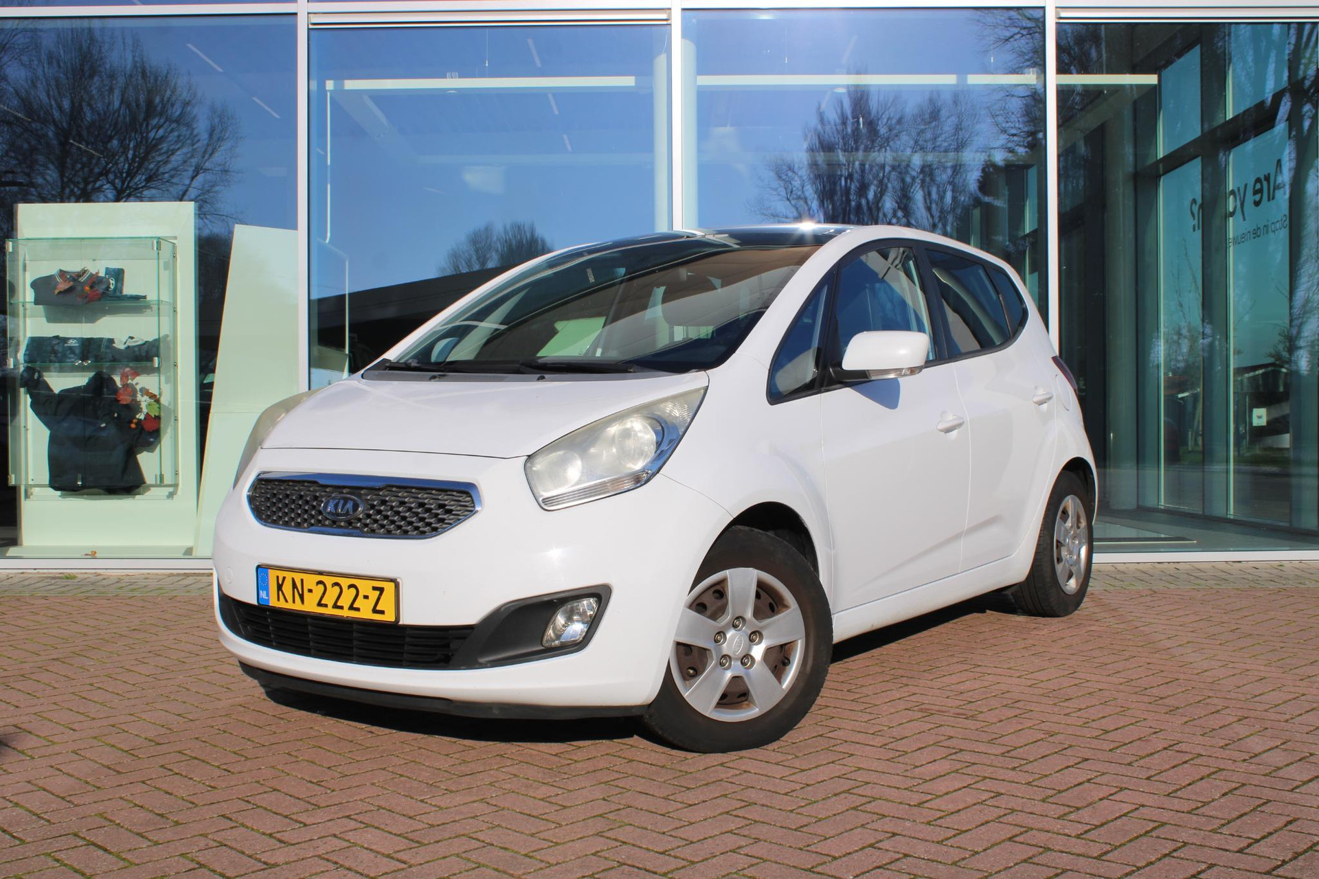 Kia Venga 1.4 CVVT X-tra - Cruise Control - Panorama schuifdak - Bluetooth telefoonaansluiting