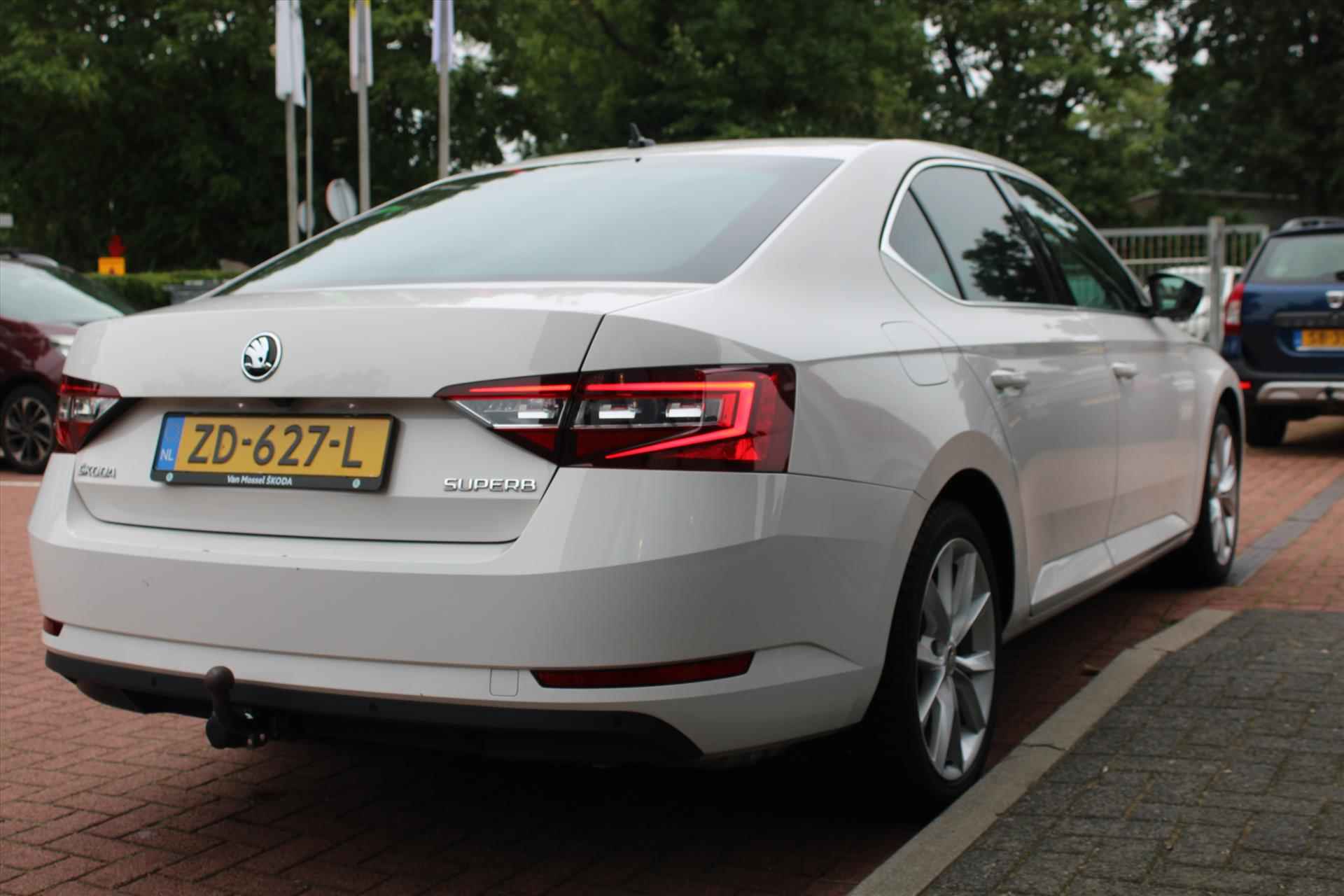 SKODA Superb 1.5 TSI *Business* | Trekhaak | Vol-Led | Camera | Navigatie | Carplay | Canton | Half-Leder | Stoelverwarming | - 6/20