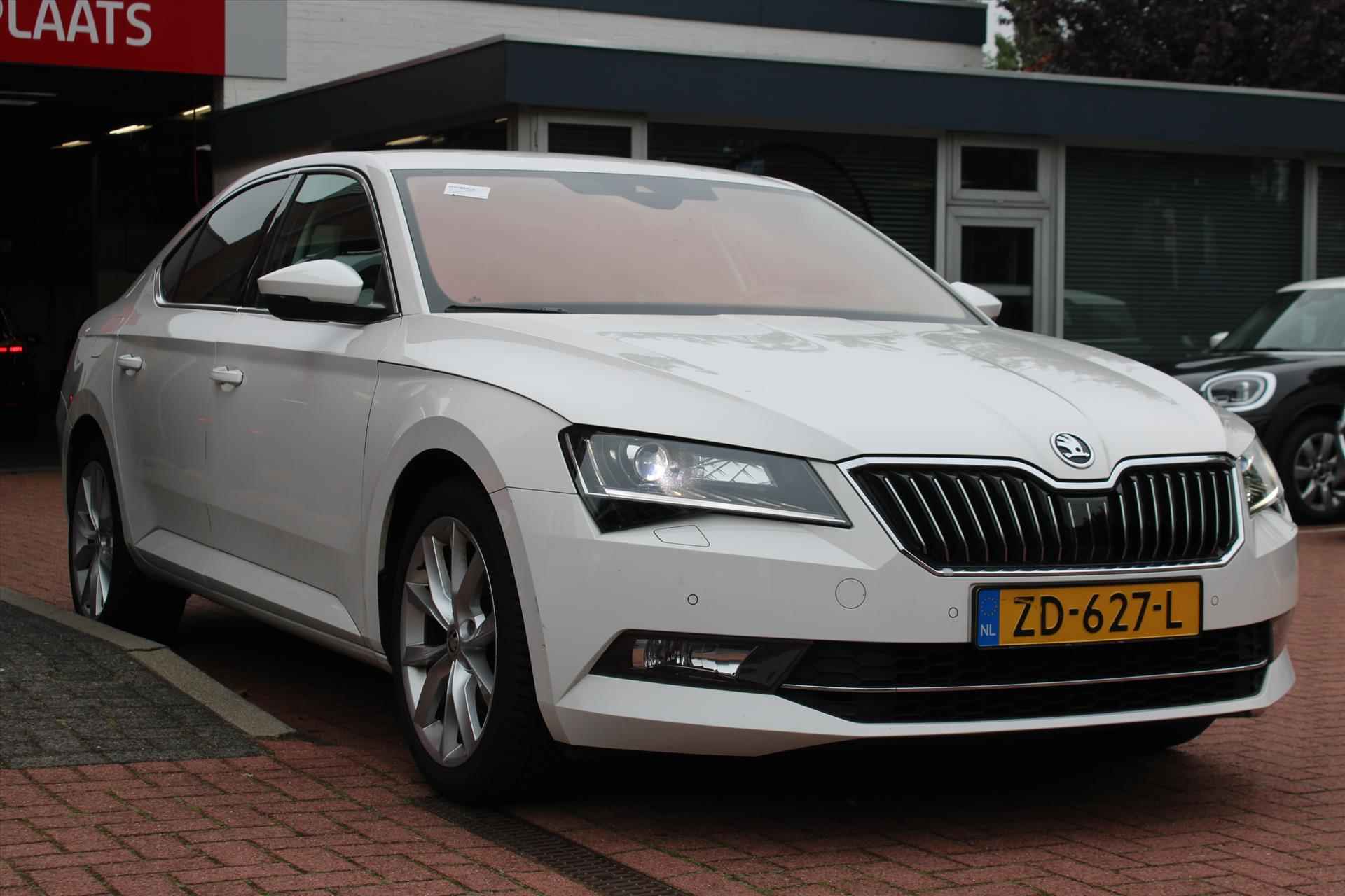 SKODA Superb 1.5 TSI *Business* | Trekhaak | Vol-Led | Camera | Navigatie | Carplay | Canton | Half-Leder | Stoelverwarming | - 7/20