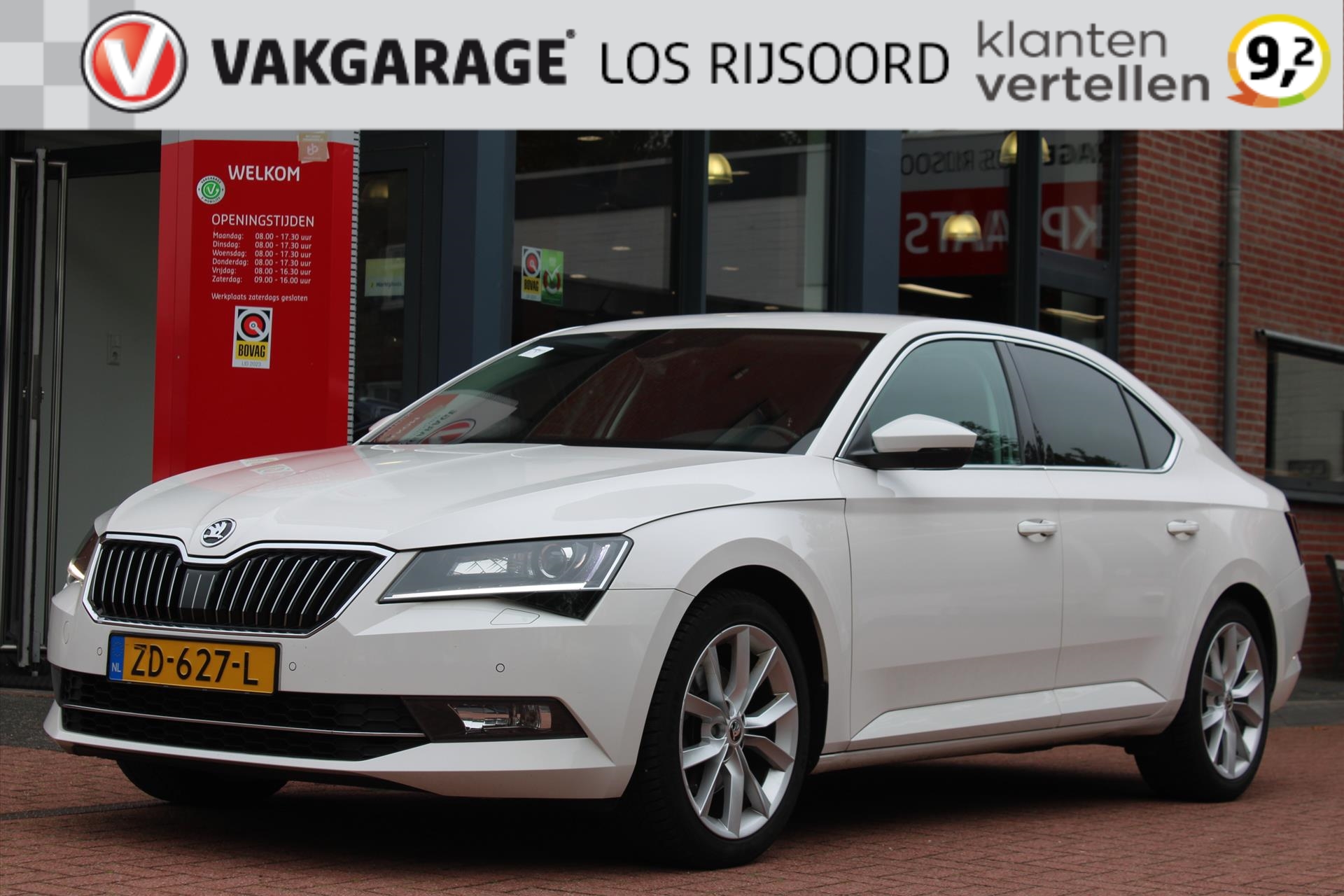 SKODA Superb 1.5 TSI *Business* | Trekhaak | Vol-Led | Camera | Navigatie | Carplay | Canton | Half-Leder | Stoelverwarming |