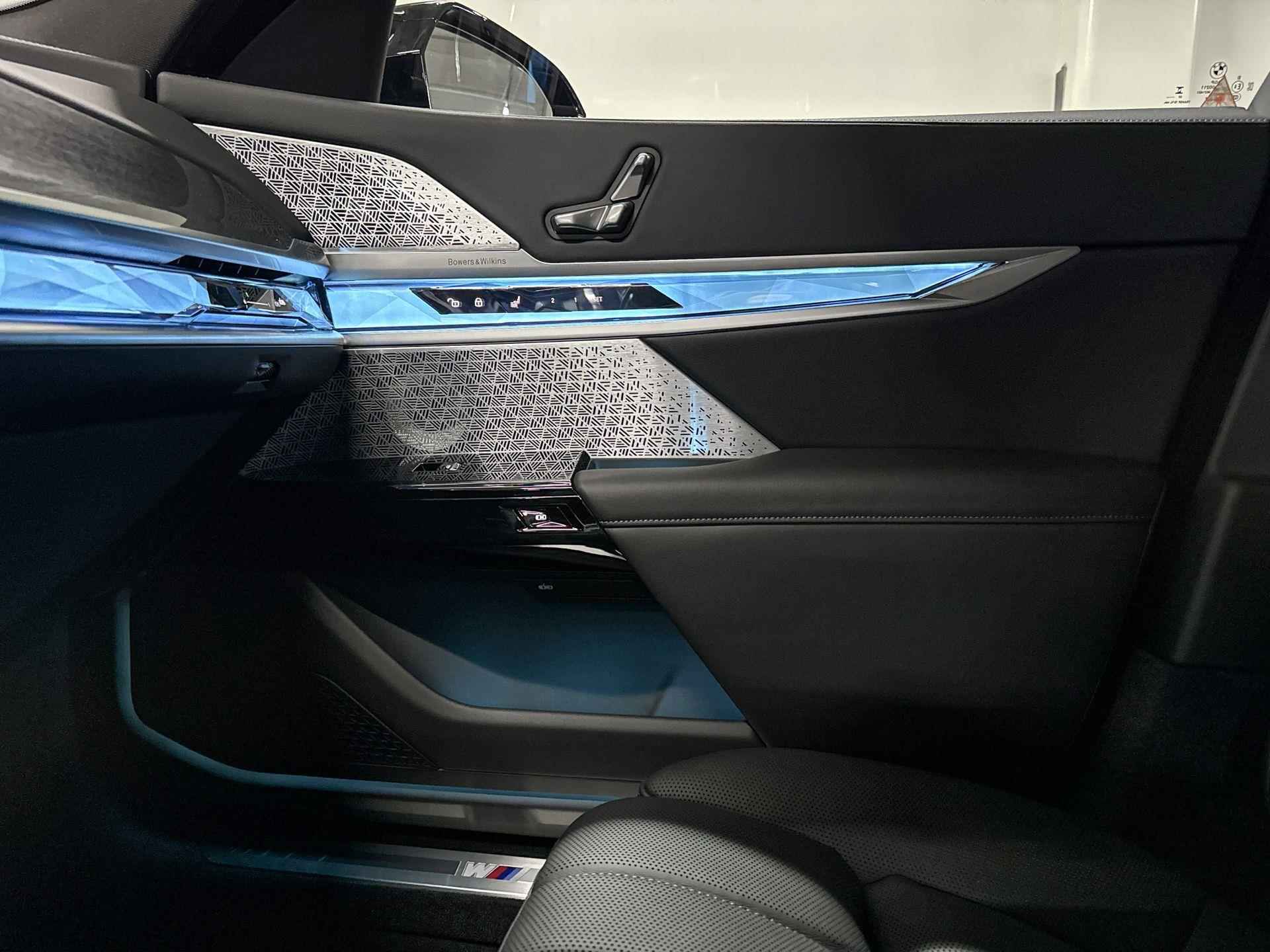 BMW i7 xDrive M70 | M-Sport Pro | M Performance Pack | Innovation Pack | Executive Drive Pro | Executive Pack | Bowers&Wilkins | Sky Lounge - 19/28