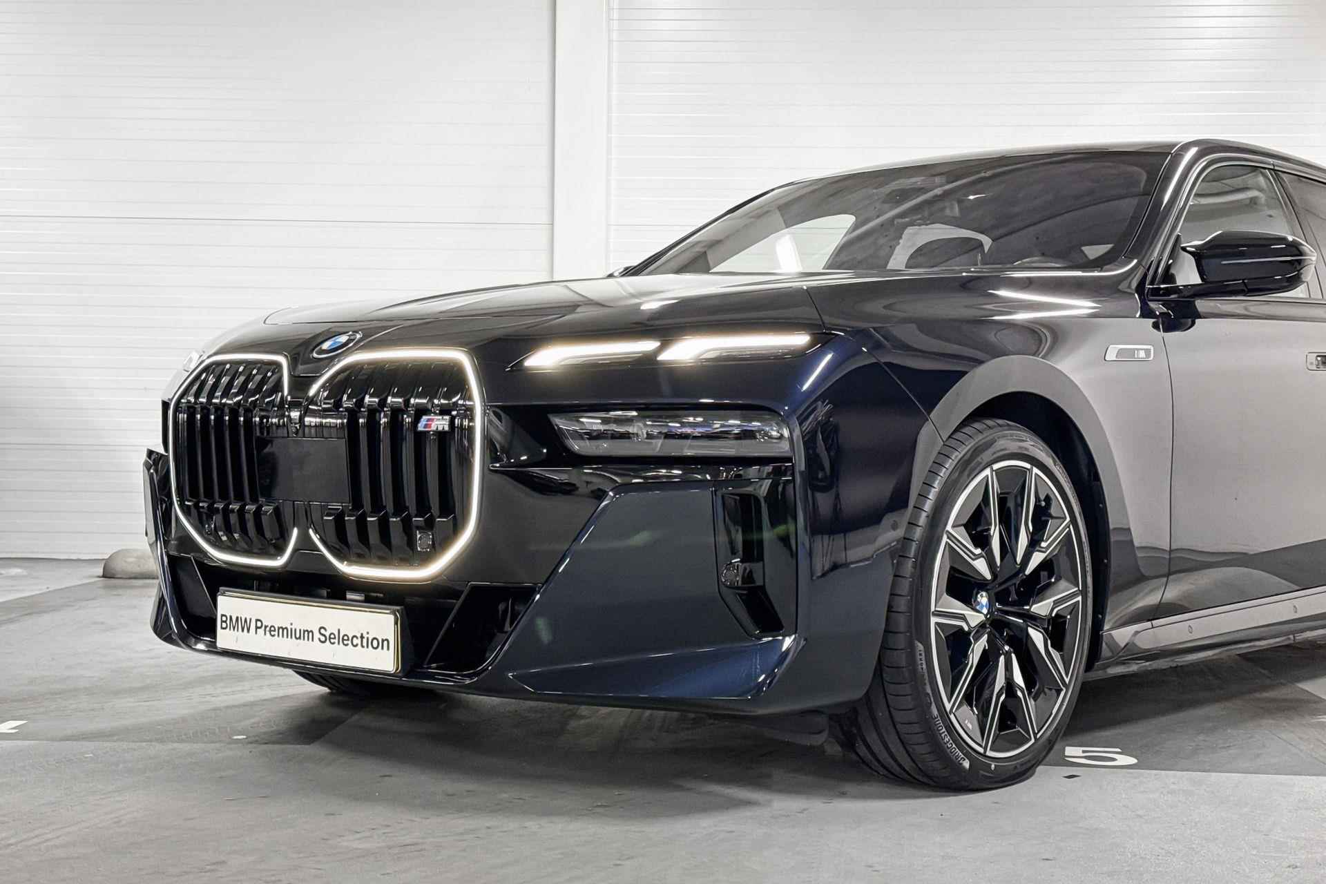 BMW i7 xDrive M70 | M-Sport Pro | M Performance Pack | Innovation Pack | Executive Drive Pro | Executive Pack | Bowers&Wilkins | Sky Lounge - 24/28