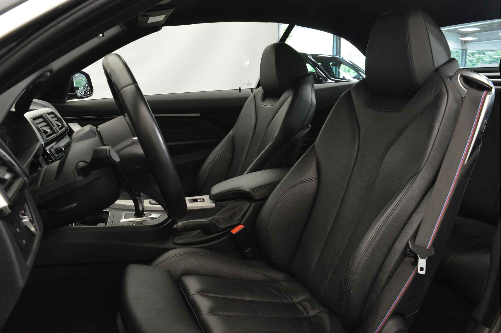 BMW 4 Serie Cabrio 420i High Executive M Sport Automaat / Achteruitrijcamera / Sportstoelen / Head-Up / Park Assistant / Comfort Access / Navigatie Professional - 8/26
