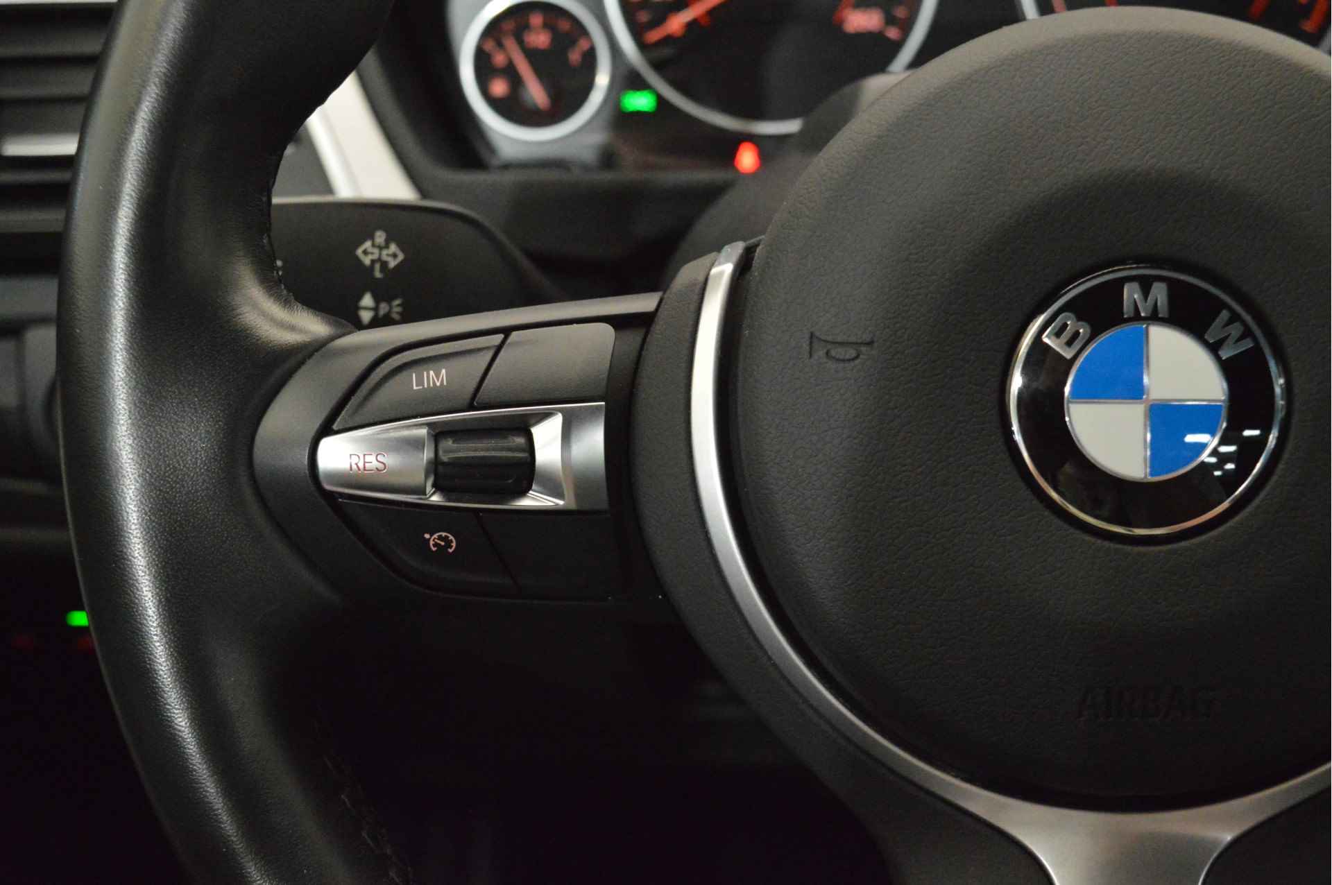 BMW 4 Serie Cabrio 420i High Executive M Sport Automaat / Achteruitrijcamera / Sportstoelen / Head-Up / Park Assistant / Comfort Access / Navigatie Professional - 14/26