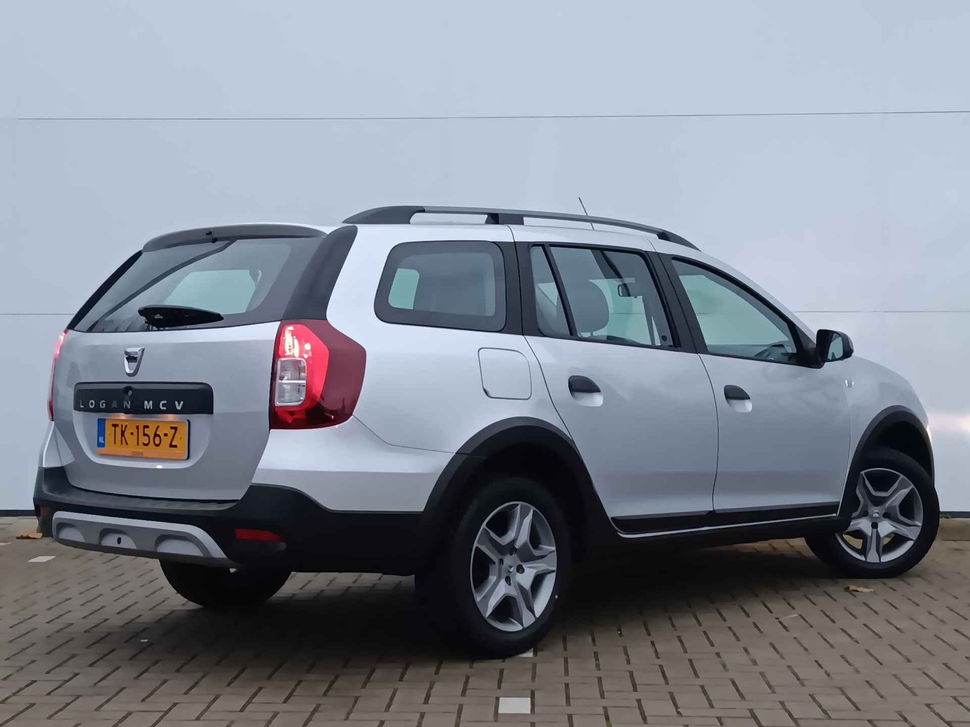 Dacia Logan MCV 0.9 TCe 90 Stepway Achteruitrijcamera / Navigatie - 3/36