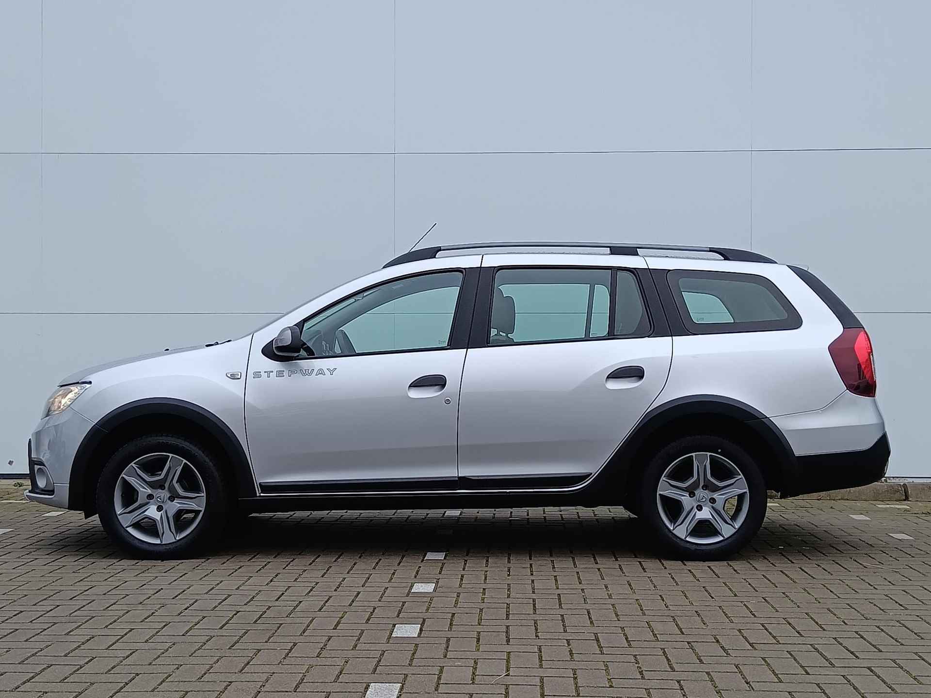 Dacia Logan MCV 0.9 TCe 90 Stepway Achteruitrijcamera / Navigatie - 12/36