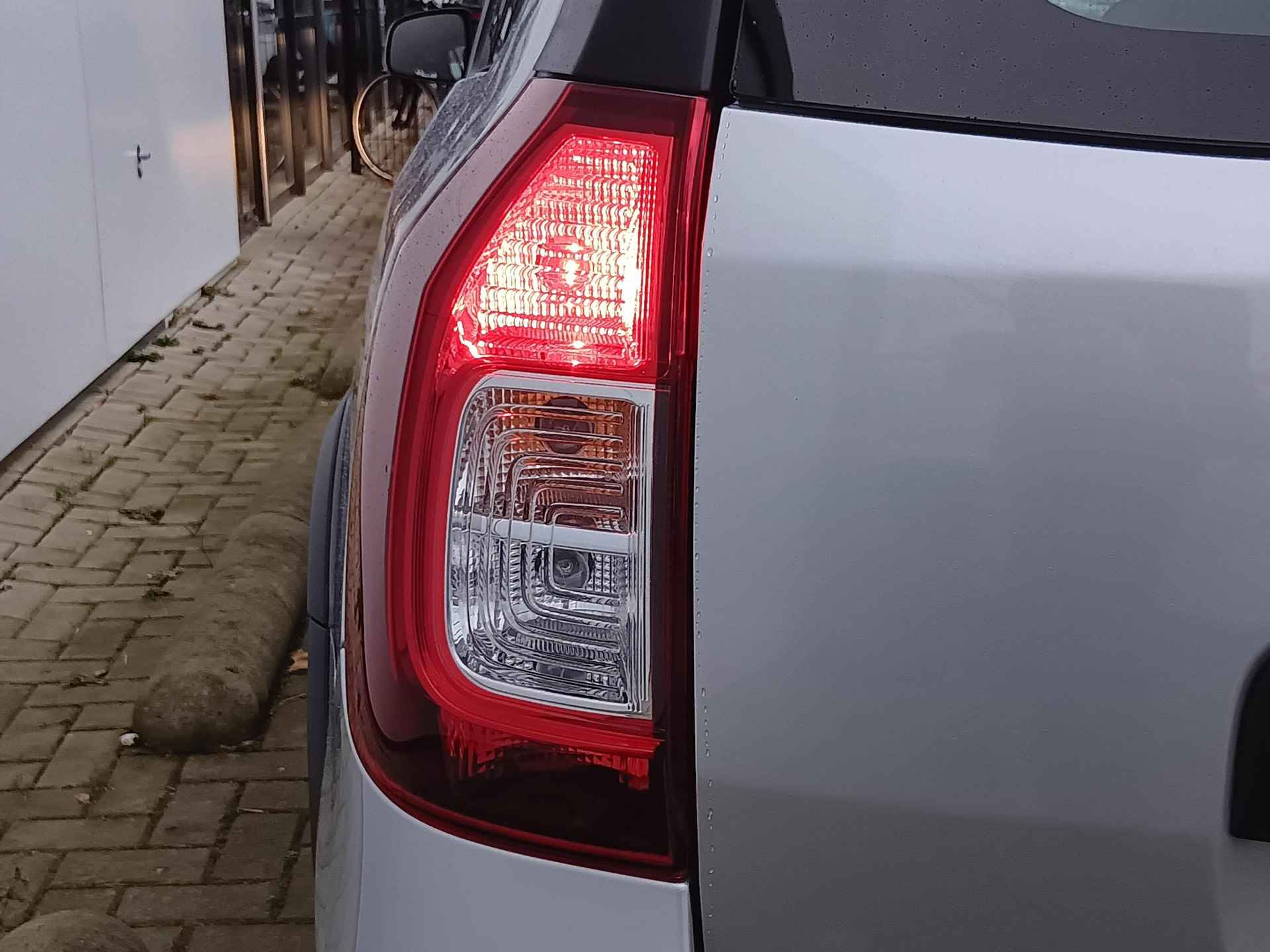 Dacia Logan MCV 0.9 TCe 90 Stepway Achteruitrijcamera / Navigatie - 24/36