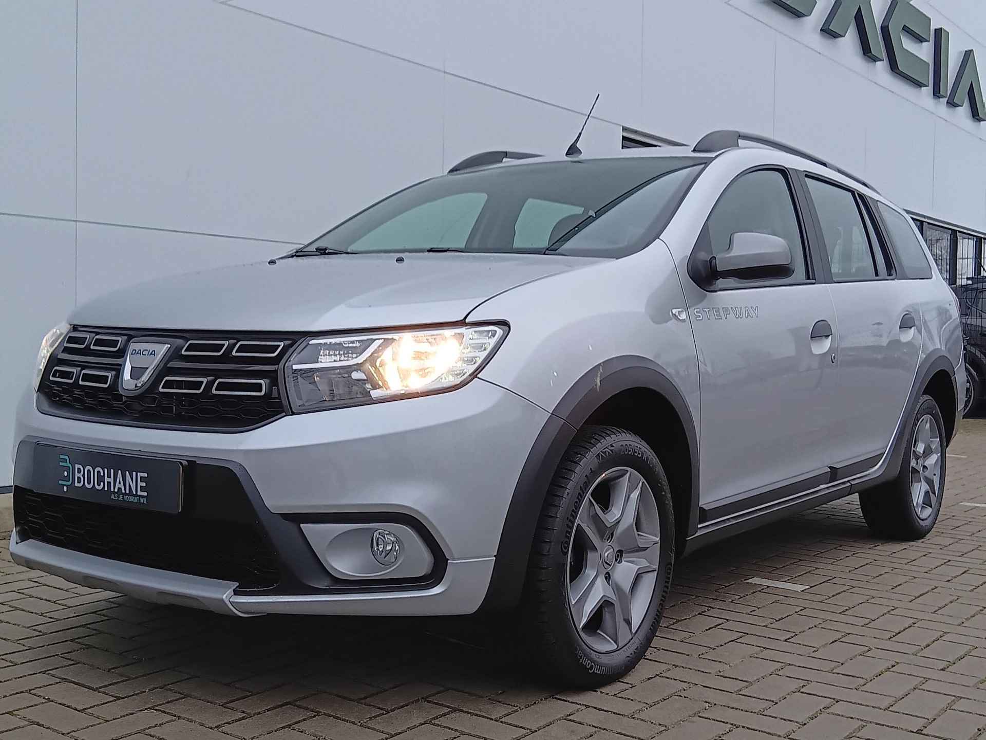 Dacia Logan MCV 0.9 TCe 90 Stepway Achteruitrijcamera / Navigatie - 27/36