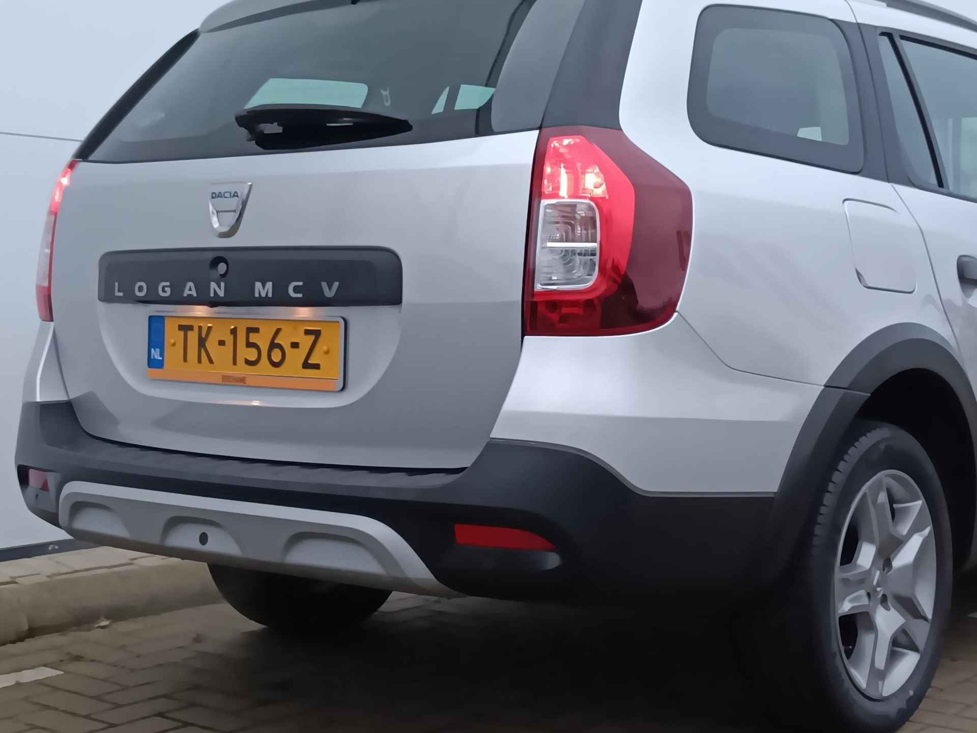 Dacia Logan MCV 0.9 TCe 90 Stepway Achteruitrijcamera / Navigatie - 34/36