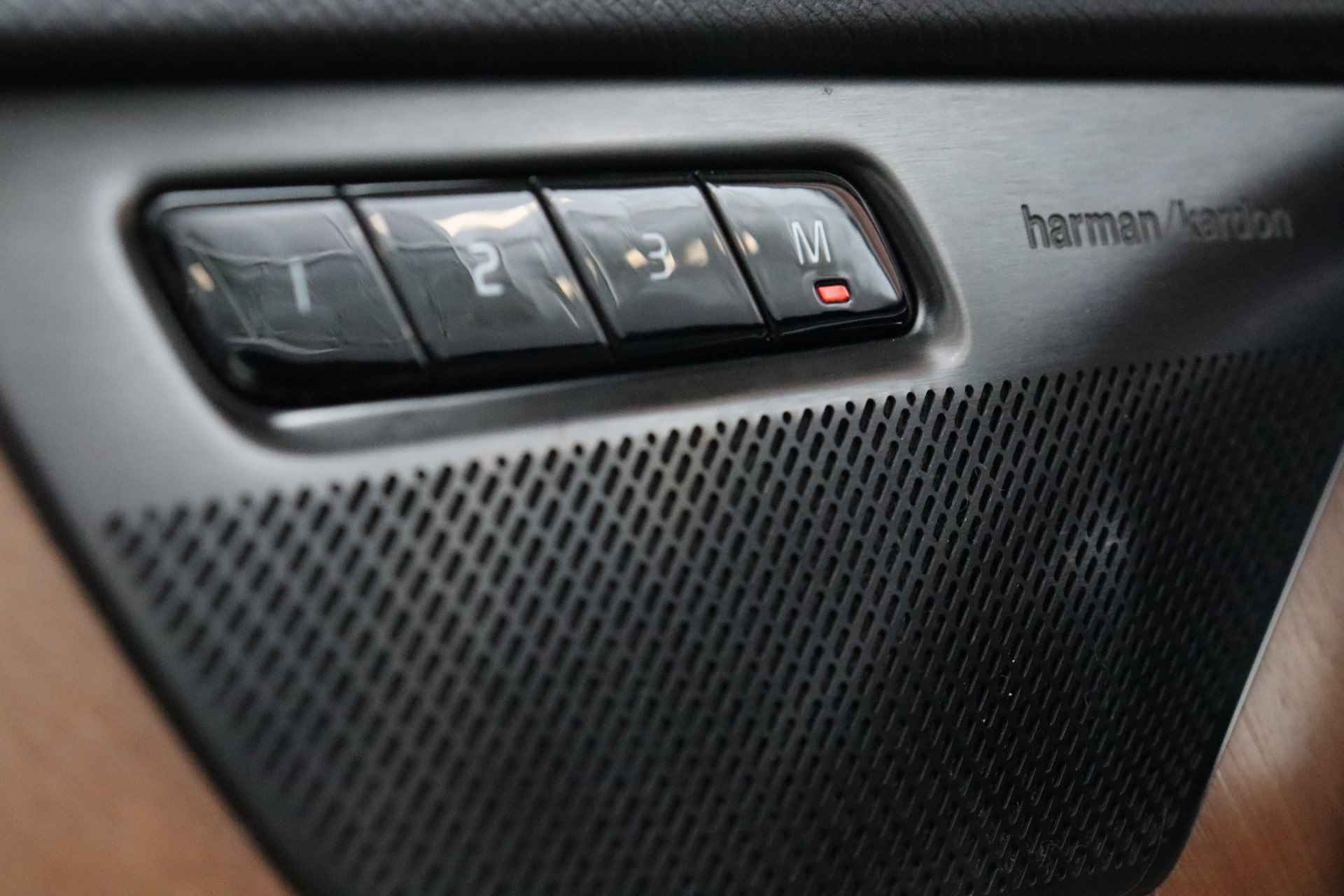 Volvo XC90 T8 AWD Recharge Inscription | Luchtvering | Trekhaak | 360° Camera | Harman Kardon | Head-Up Display | Stoel en Stuurwielverwarm - 70/83