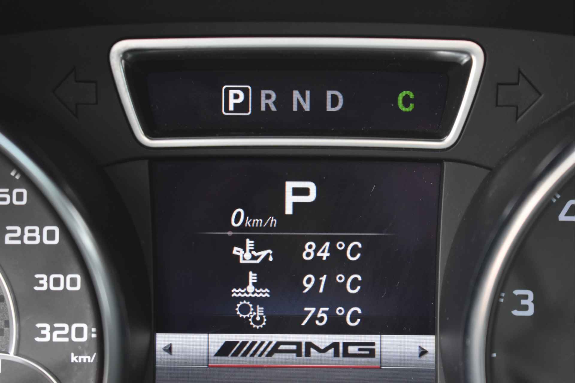 Mercedes-Benz CLA-Klasse 45 AMG 4MATIC 361 PK | NL-Ato | Matgrijs | Carbon | Open dak | Harman/Kardon | Camera | Elekt.stoel Memory | NAP - 19/68