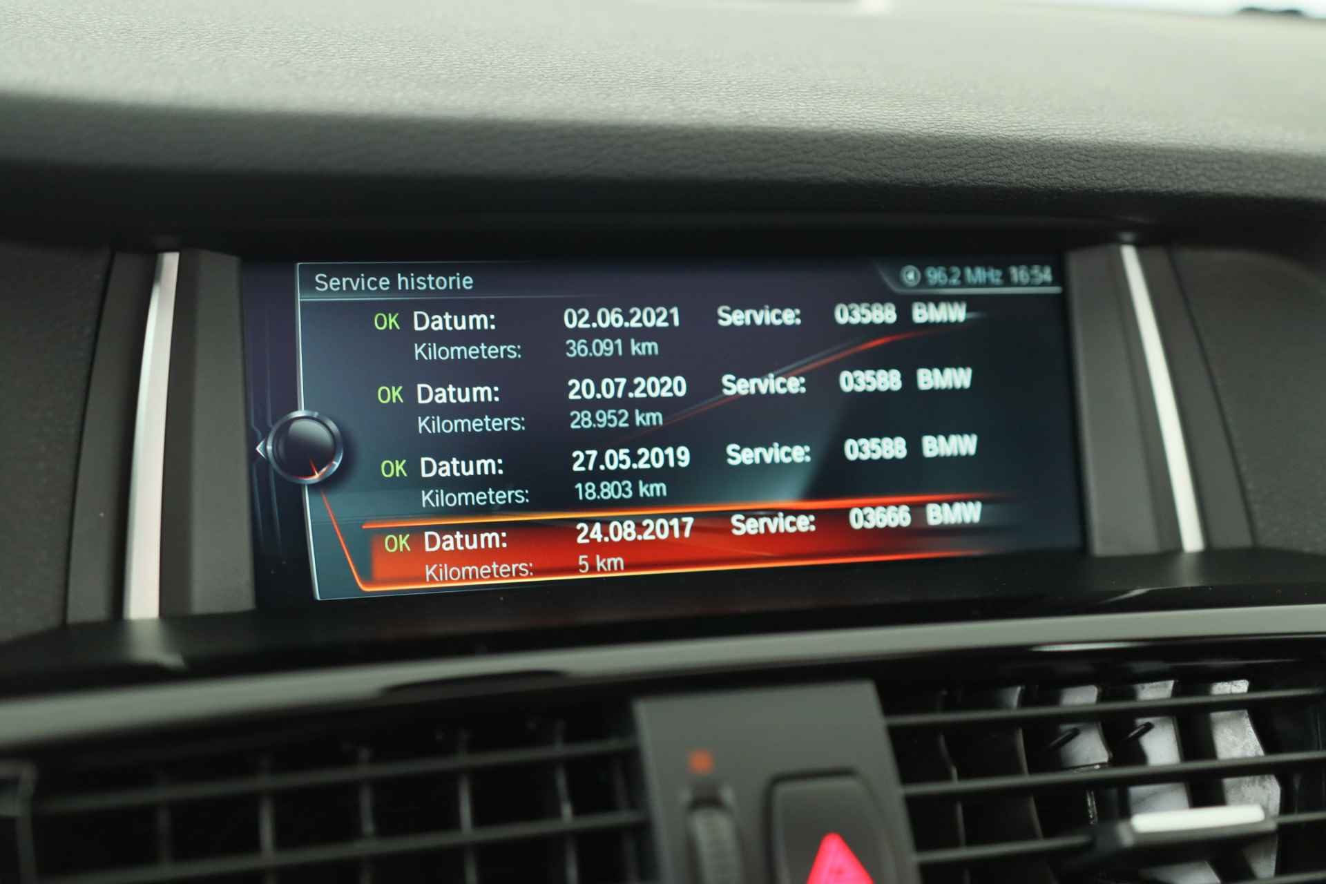 BMW X3 sDrive20i High Executive M Sport Edition | 1e Eigenaar! | Dealer Onderhouden! | LED | Comfort Stoelen | Leder | Pano | Clima | S - 13/38