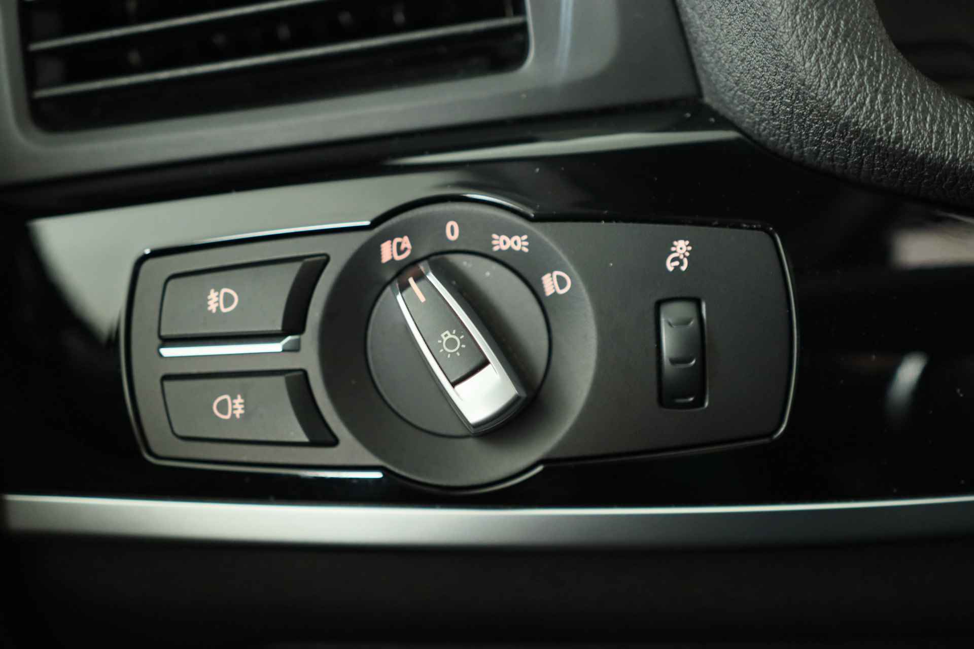 BMW X3 sDrive20i High Executive M Sport Edition | 1e Eigenaar! | Dealer Onderhouden! | LED | Comfort Stoelen | Leder | Pano | Clima | S - 32/38