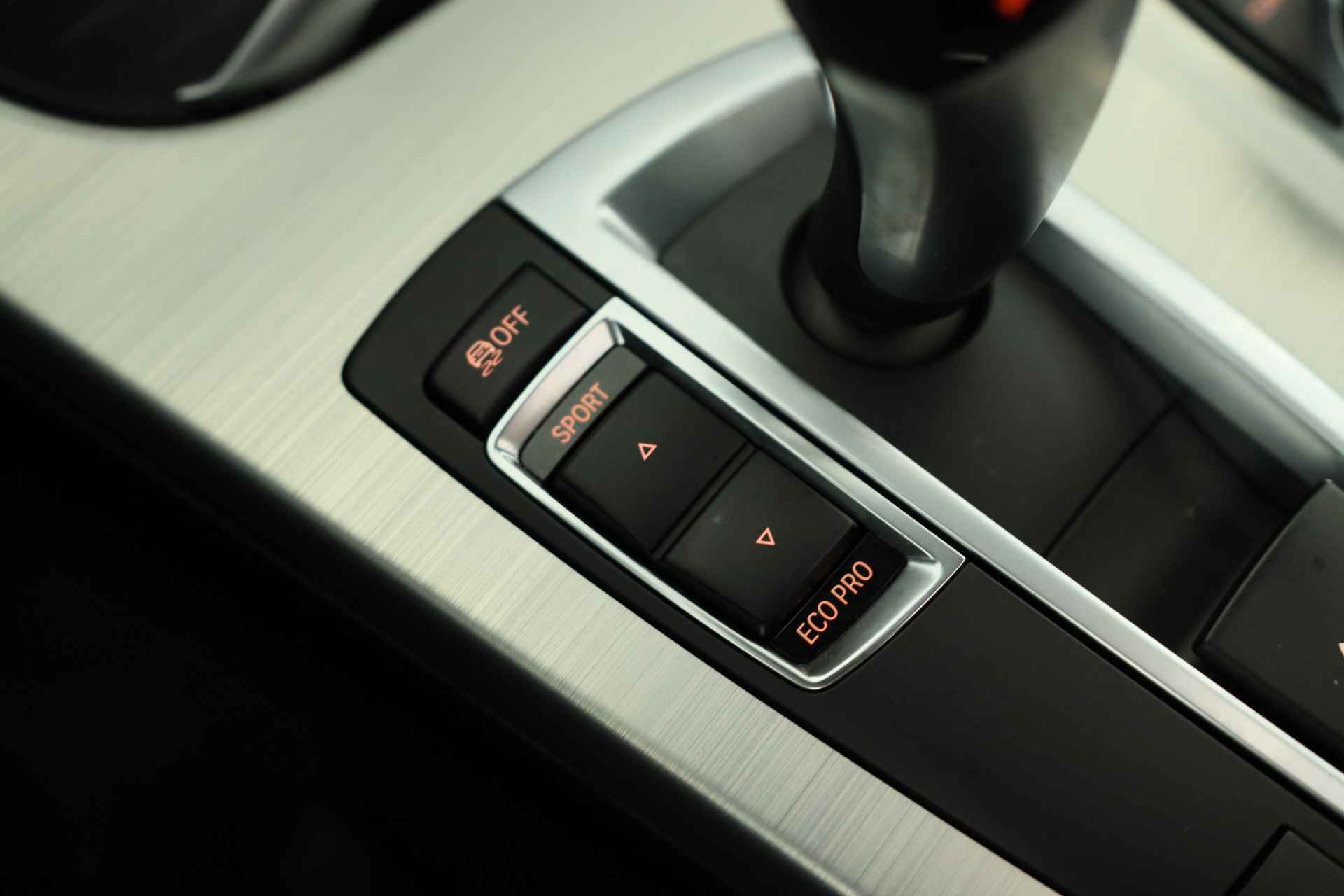 BMW X3 sDrive20i High Executive M Sport Edition | 1e Eigenaar! | Dealer Onderhouden! | LED | Comfort Stoelen | Leder | Pano | Clima | S - 36/38