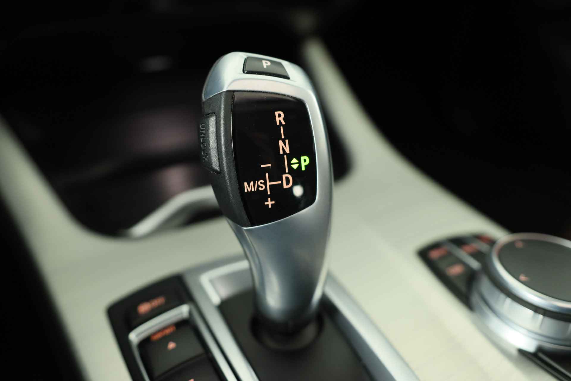 BMW X3 sDrive20i High Executive M Sport Edition | 1e Eigenaar! | Dealer Onderhouden! | LED | Comfort Stoelen | Leder | Pano | Clima | S - 37/38