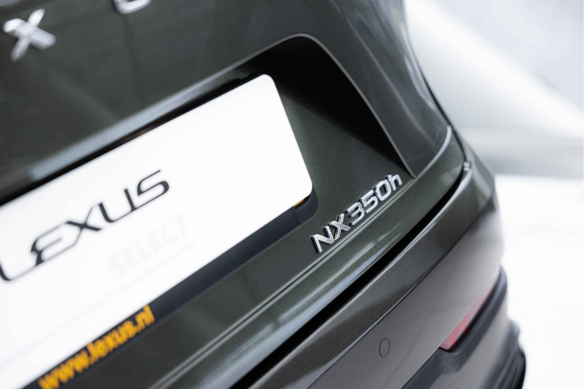 Lexus NX 350h AWD Executive Line | 4x4 | Achteruitrijcamera | Climate Control | Parkeersensoren | - 42/56