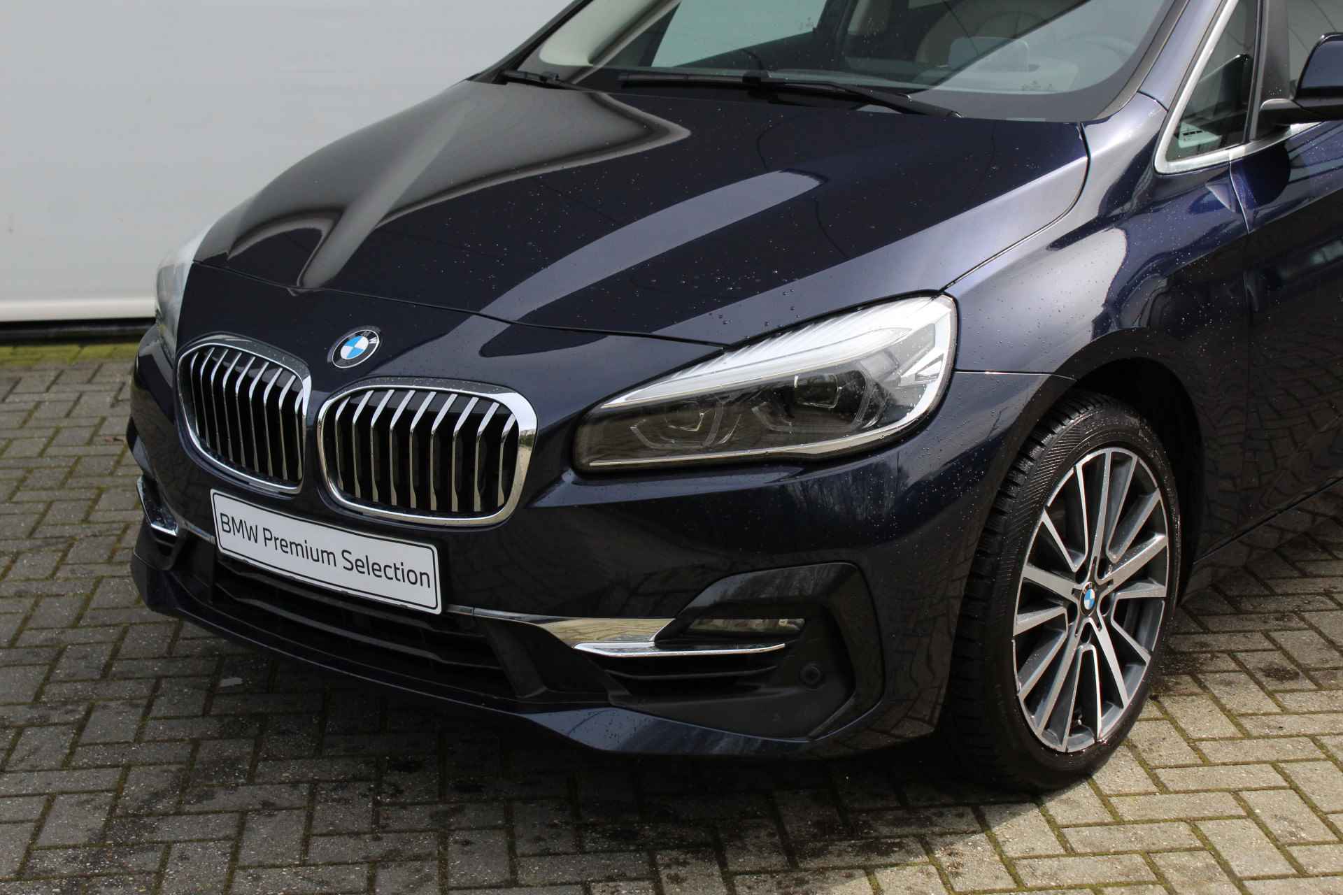 BMW 2 Serie Gran Tourer 218i 7p. High Executive Luxury Line Automaat / Panoramadak / Sportstoelen / Stoelverwarming / LED / Achteruitrijcamera / Park Assistant / Head-Up / Cruise Control - 4/28
