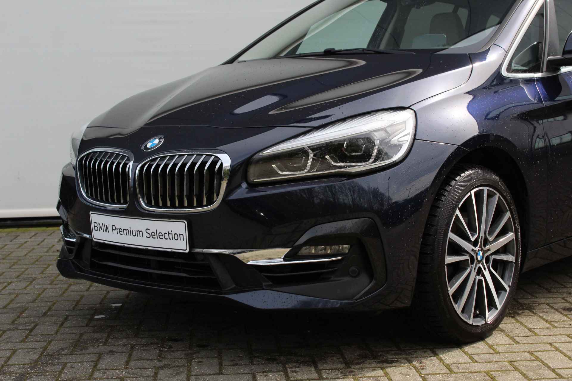 BMW 2 Serie Gran Tourer 218i 7p. High Executive Luxury Line Automaat / Panoramadak / Sportstoelen / Stoelverwarming / LED / Achteruitrijcamera / Park Assistant / Head-Up / Cruise Control - 11/28