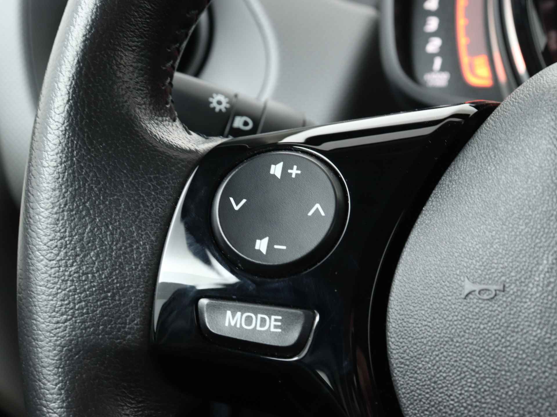 Peugeot 108 1.0 e-VTi Active | Airco | Bluetooth met streaming | Elektr. raam-en spiegelbed. | - 22/40