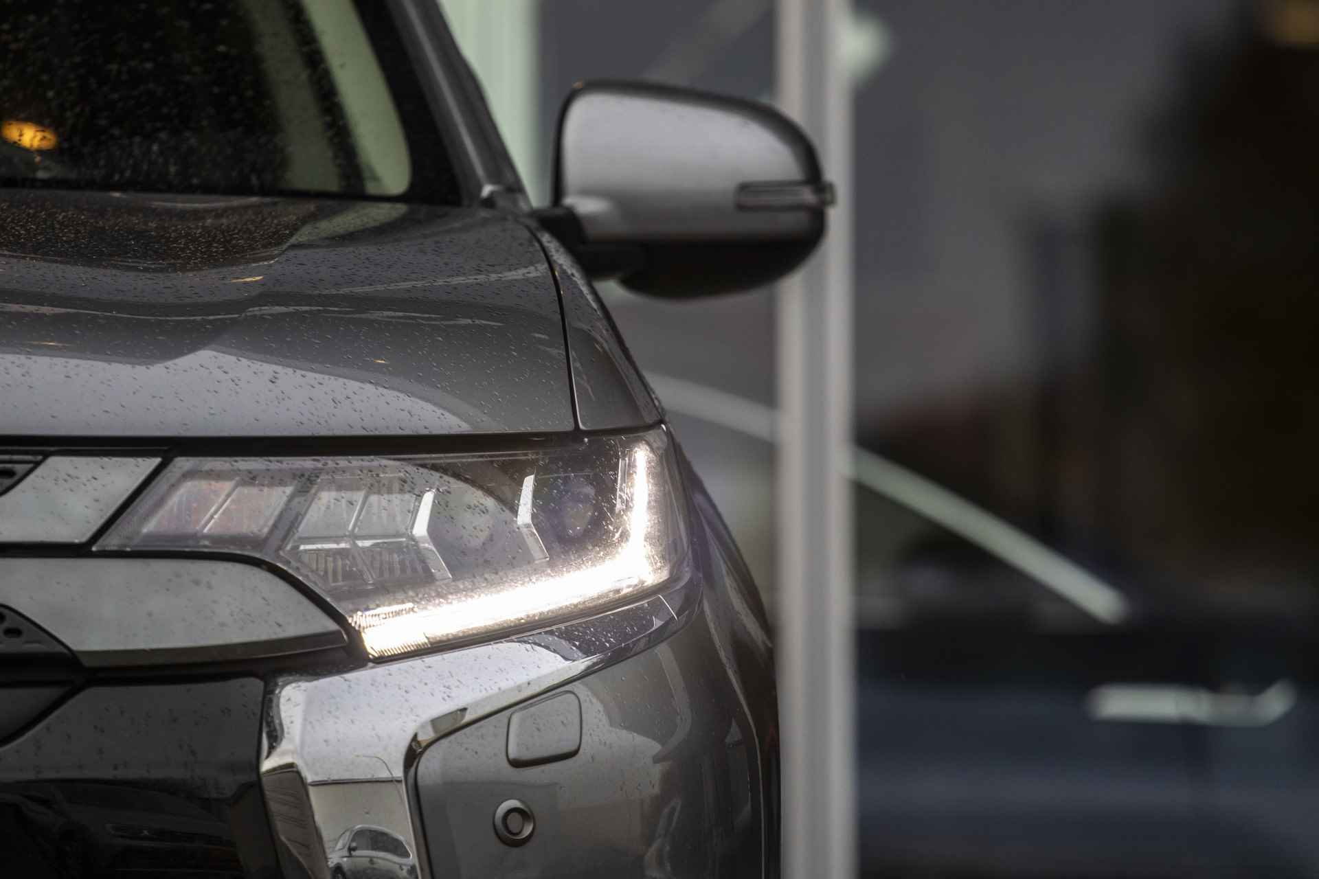 Mitsubishi Outlander 2.4 PHEV Intense | CAM | Carplay | Eerste eig. | NL Auto | Keyless | 18" | Stoelverw. | LED | - 18/36