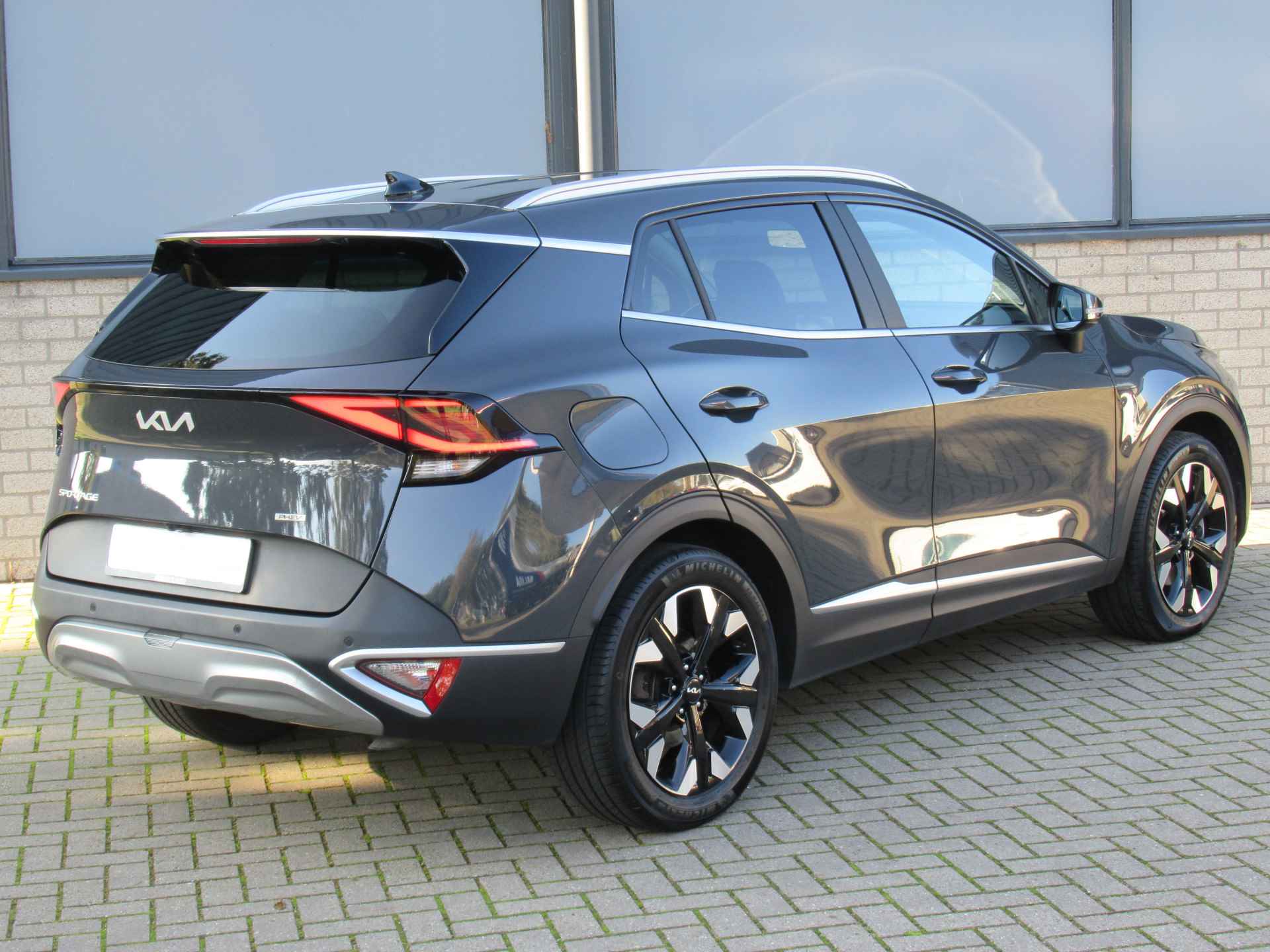 Kia Sportage 1.6 T-GDI PHEV Plug-in 265 PK Hybrid AWD Edition 1e eigen | dealer onderh | 19"inch | elektr.stoelen | LED kopl - 17/32