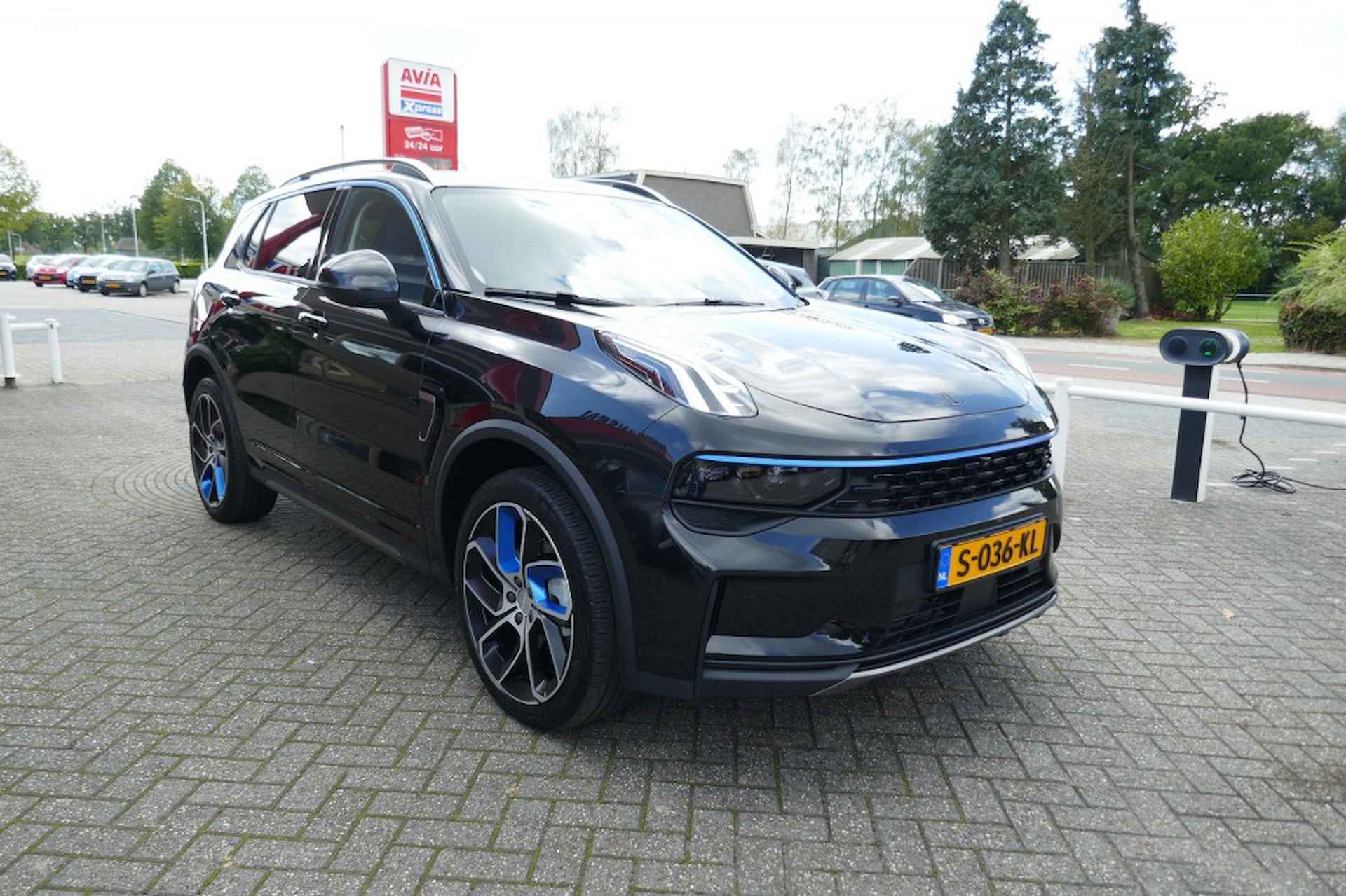 LYNK EN CO 01 0.1  1.5 PHEV  262 PK  PANORAMA/360CAM/NAVIGATIE - 7/37