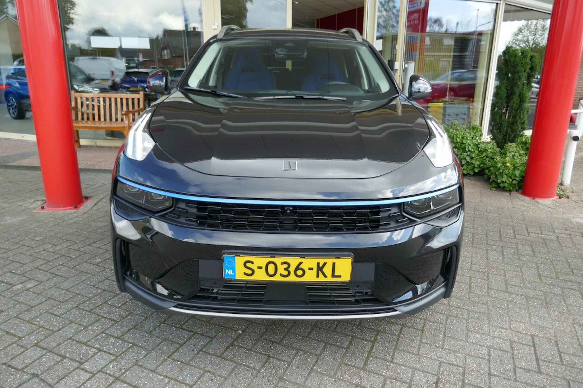 LYNK EN CO 01 0.1  1.5 PHEV  262 PK  PANORAMA/360CAM/NAVIGATIE - 24/37