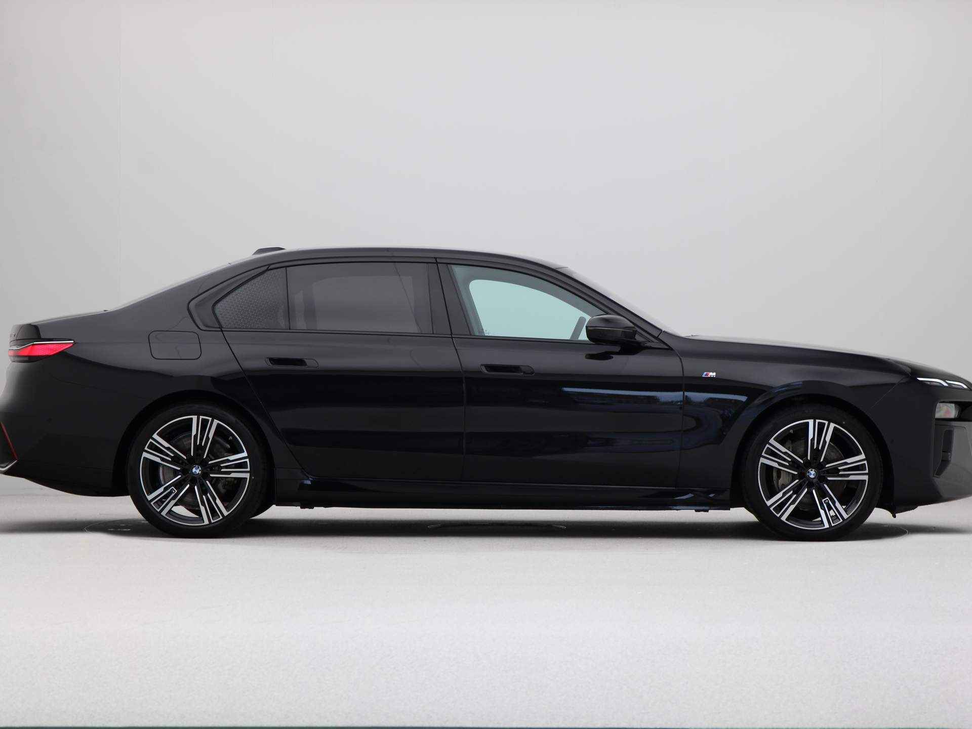 BMW i7 xDrive60 M Sport 106 kWh - 8/25