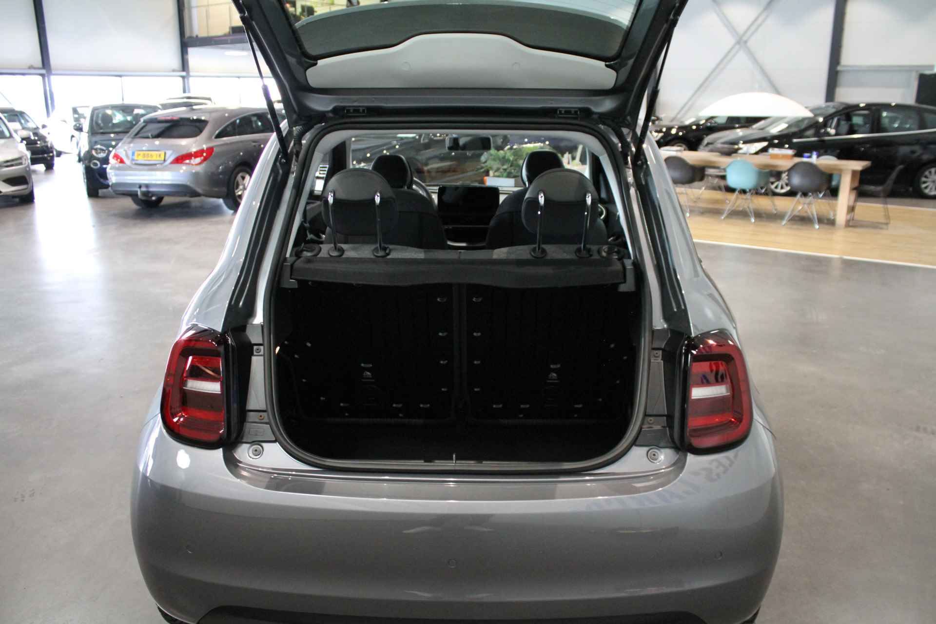 Fiat 500 | € 2000,- SUBSIDIE | - e Business Launch Edition 42 kWh | Airconditioning | - 26/28