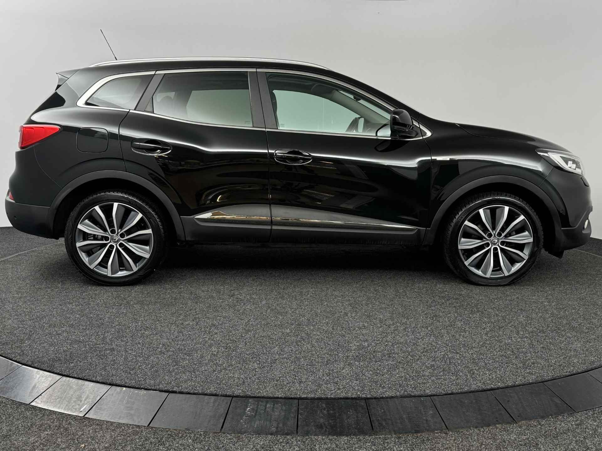 Renault Kadjar 1.2 TCe 130 Bose | Panoramadak | Stoelverwarming | PDC V+A + Camera | 1e eigenaar + dealer onderhouden! - 10/52