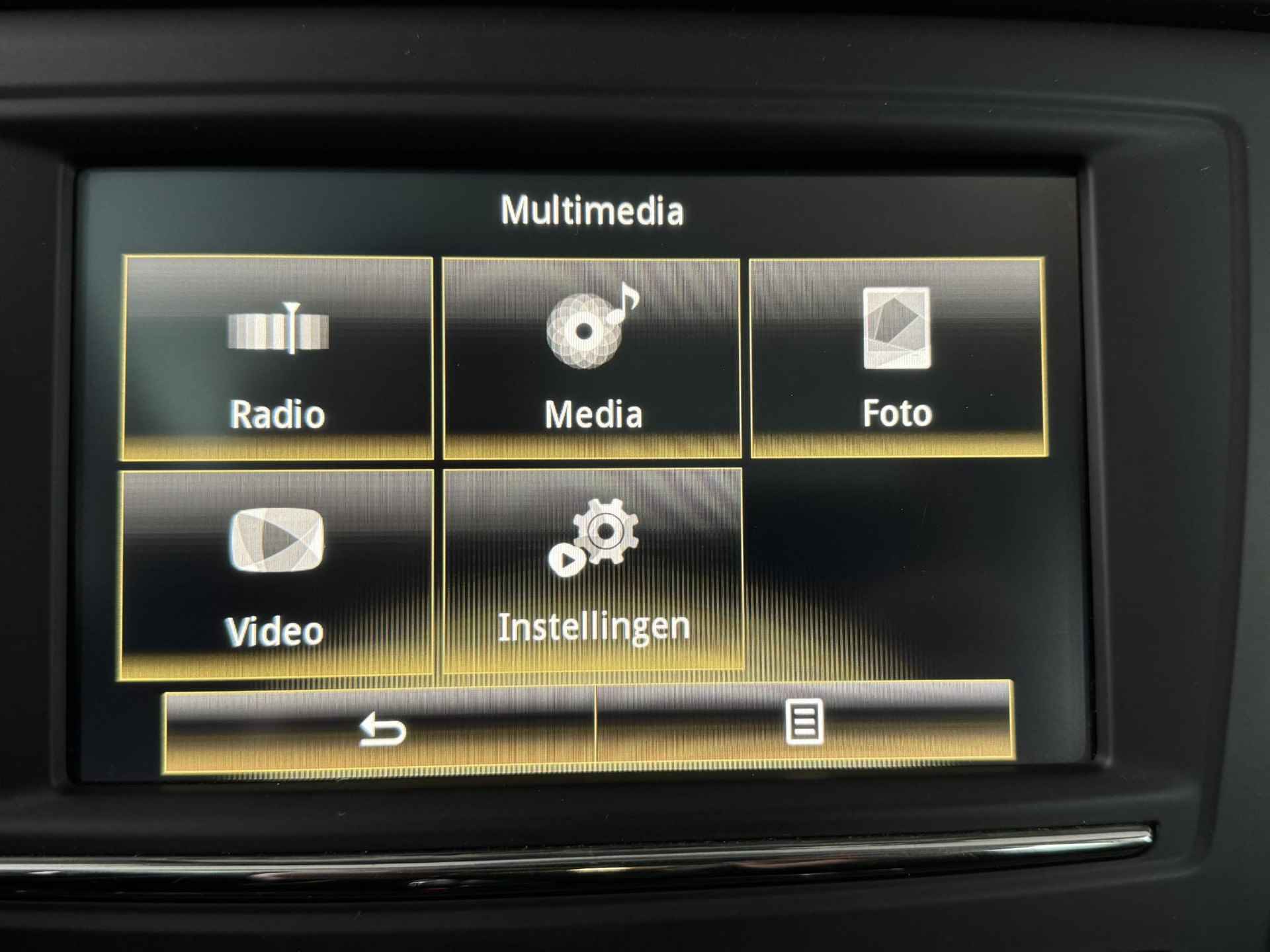 Renault Kadjar 1.2 TCe 130 Bose | Panoramadak | Stoelverwarming | PDC V+A + Camera | 1e eigenaar + dealer onderhouden! - 45/52