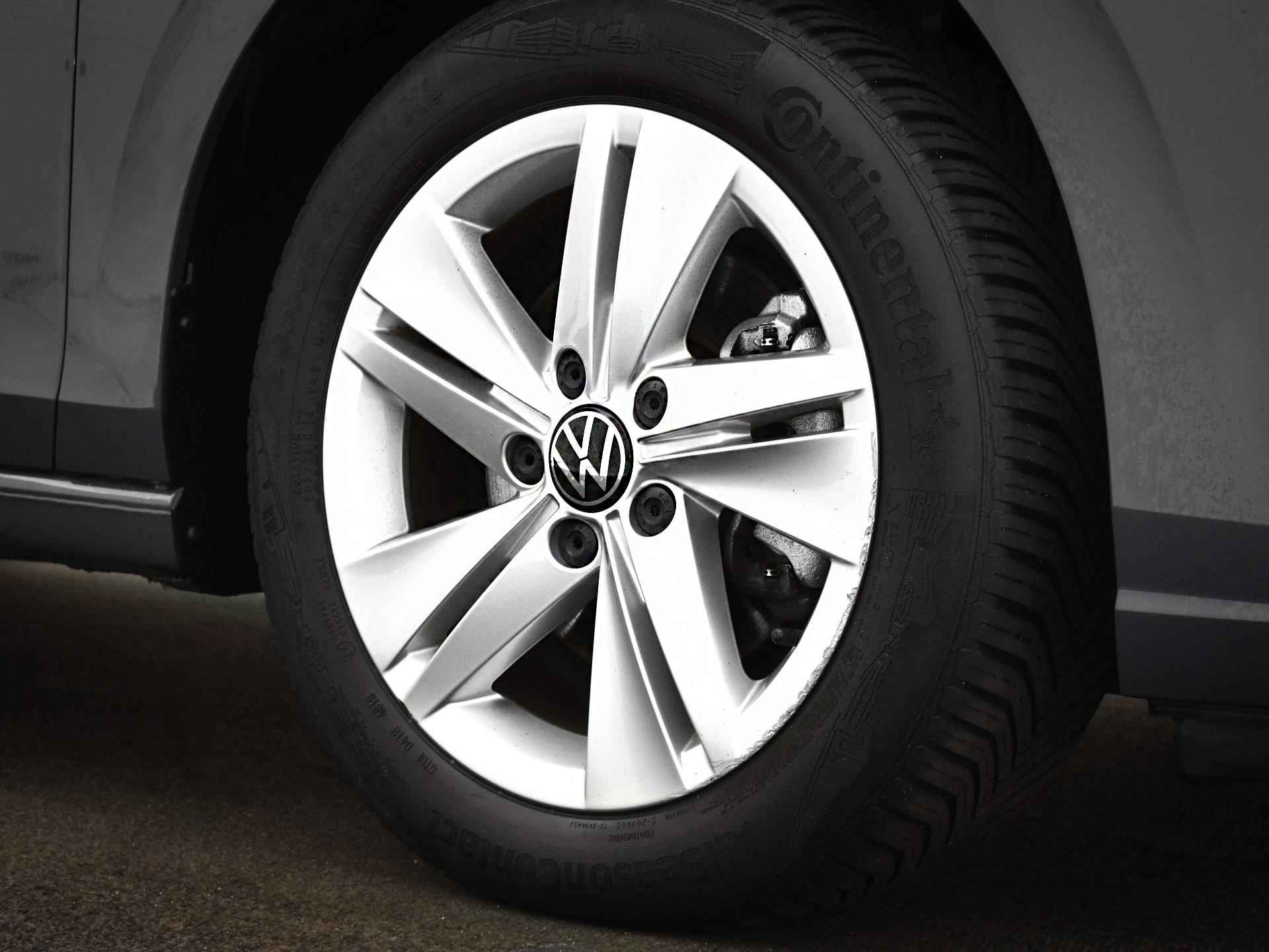 Volkswagen Golf 1.0 TSI 110pk Life | Apple Car Play | Navigatie | ACC | P-Sensoren | 16"Velgen | Sfeerverlichting | Verkeersbordenherkenning | Garantie t/m 28-09-2024 of 100.000km - 5/34