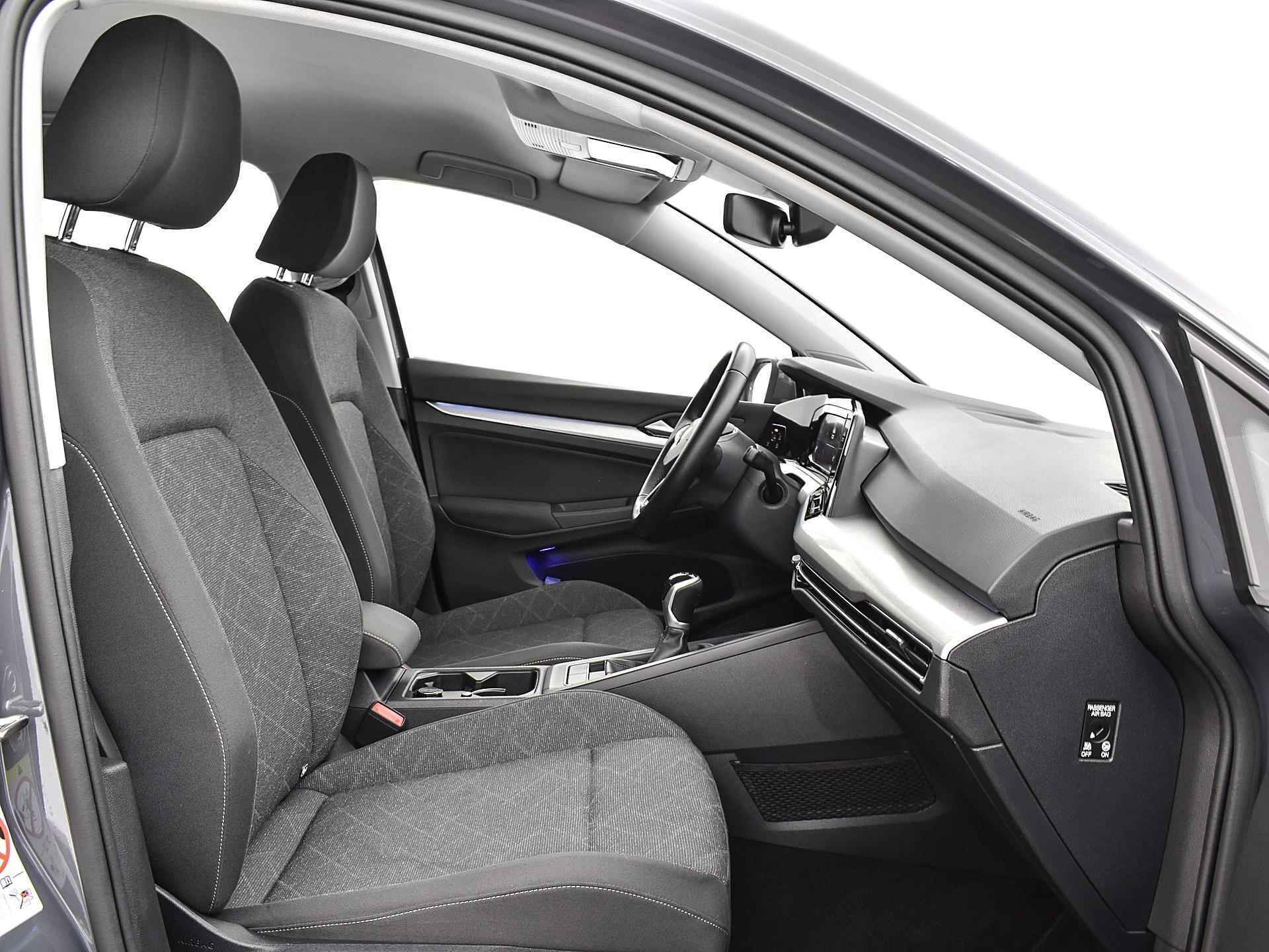 Volkswagen Golf 1.0 TSI 110pk Life | Apple Car Play | Navigatie | ACC | P-Sensoren | 16"Velgen | Sfeerverlichting | Verkeersbordenherkenning | Garantie t/m 28-09-2024 of 100.000km - 13/34